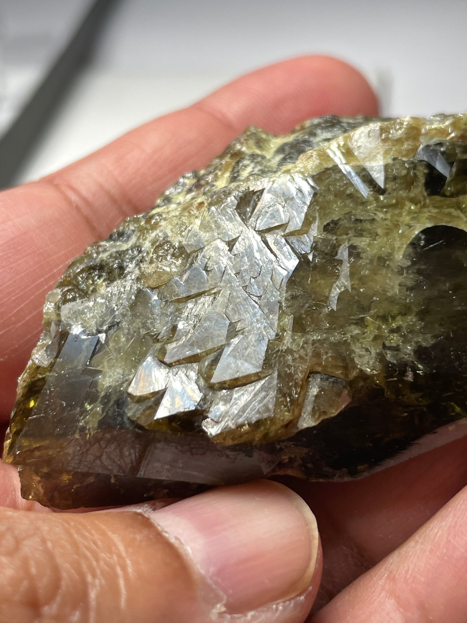 371.5Ct/74.30Gm Tanzanian Sphene Crystal Untreated Unheated. 64.8 X 41.0 18.1Mm Very High End Ultra