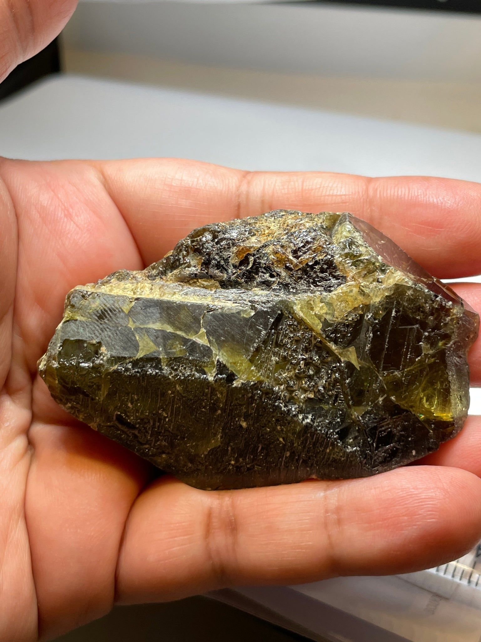 130.10Gm / 650.50Ct Sphene Crystal From Tanzania. Superb Rare Piece. 71.60 X 50.00 33.20Mm