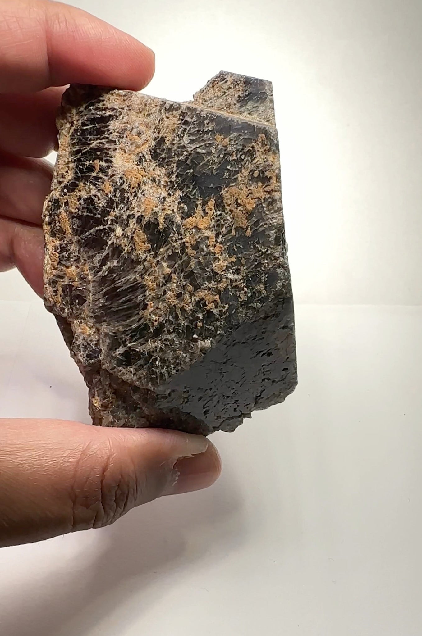 389Gm Massive Black Spinel Crystal From Mahenge In Tanzania. 389.00Gm / 1945Ct Untreated Unheated.