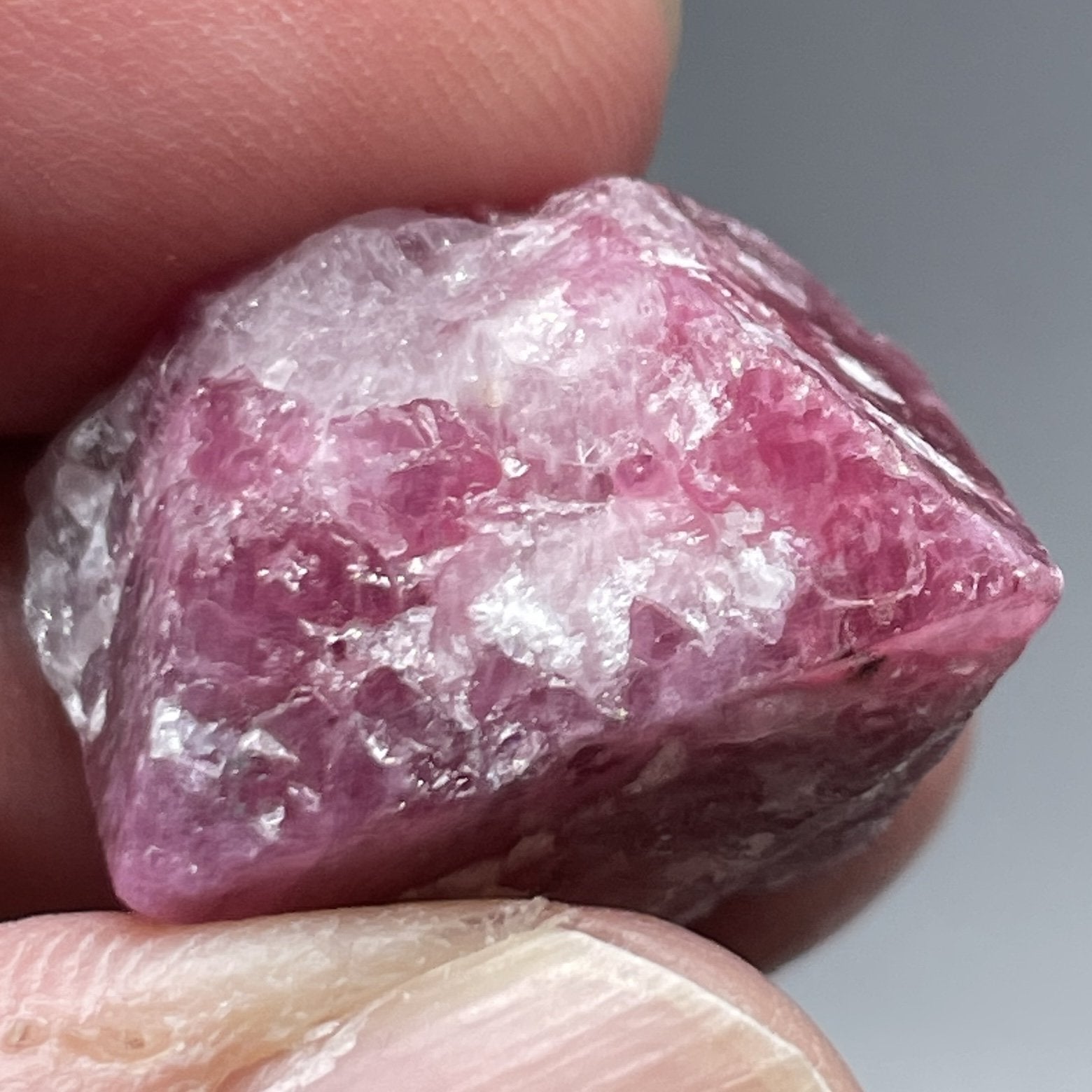 9.00Gm / 45.00Ct Mahenge Spinel Crystal Tanzania Untreated Unheated 20X 16 X 15Mm