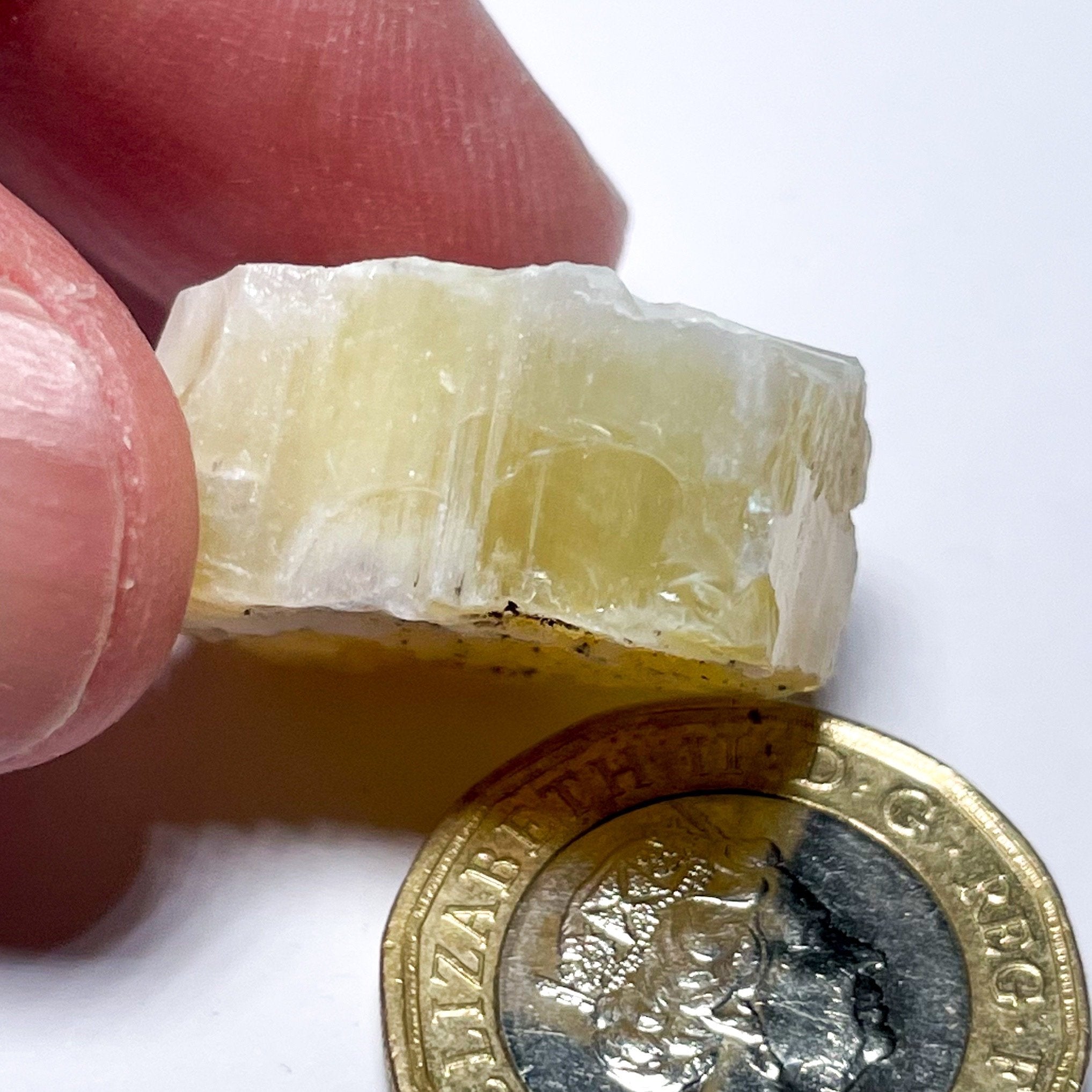 46.09Ct Opal Tanzania Untreated Unheated From A 1999 Deposit Chatoyant (Pearly Cats-Eye Effect)