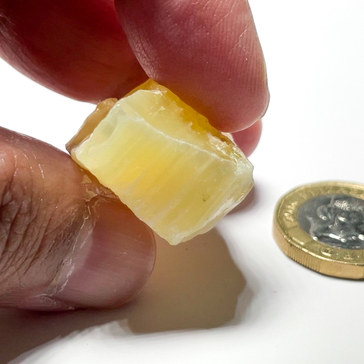 72.41Ct Opal Tanzania Untreated Unheated From A 1999 Deposit Chatoyant (Pearly Cats-Eye Effect)