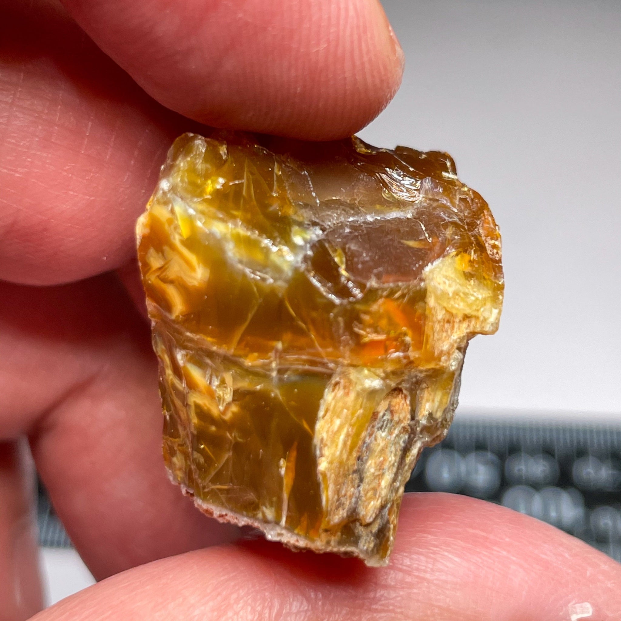 59.74Ct Opal Tanzania Untreated Unheated From A 1999 Deposit Chatoyant (Cats-Eye Effect) Has An