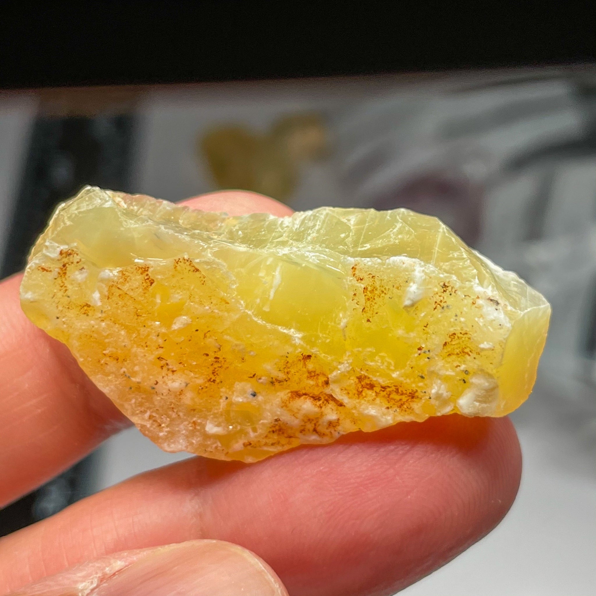 70.82Ct Opal Tanzania Untreated Unheated From A 1999 Deposit Chatoyant (Cats-Eye Effect)