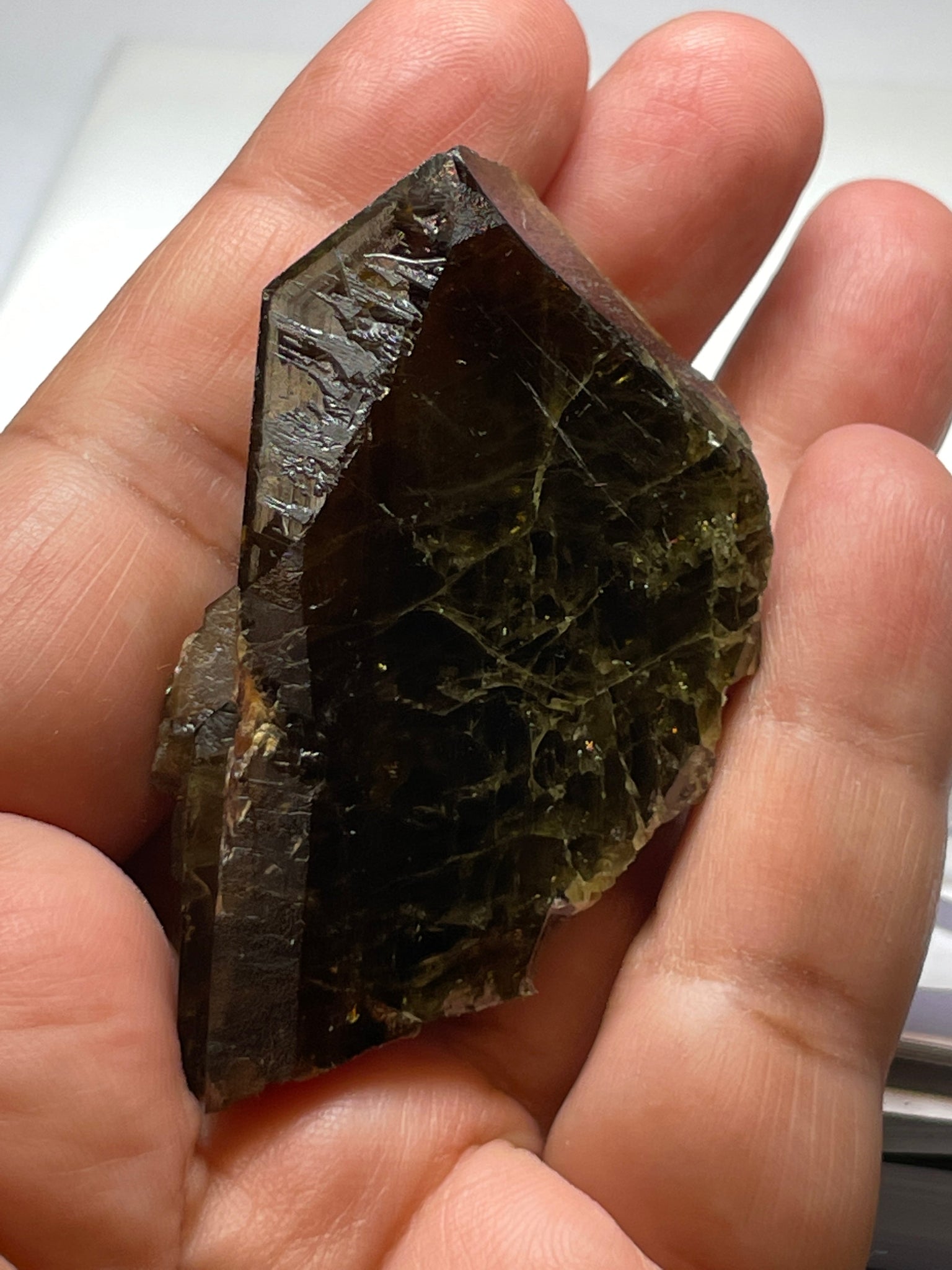 371.5Ct / 74.30Gm Tanzanian Sphene Crystal Untreated Unheated. 64.8 X 41.0 18.1Mm Very High End