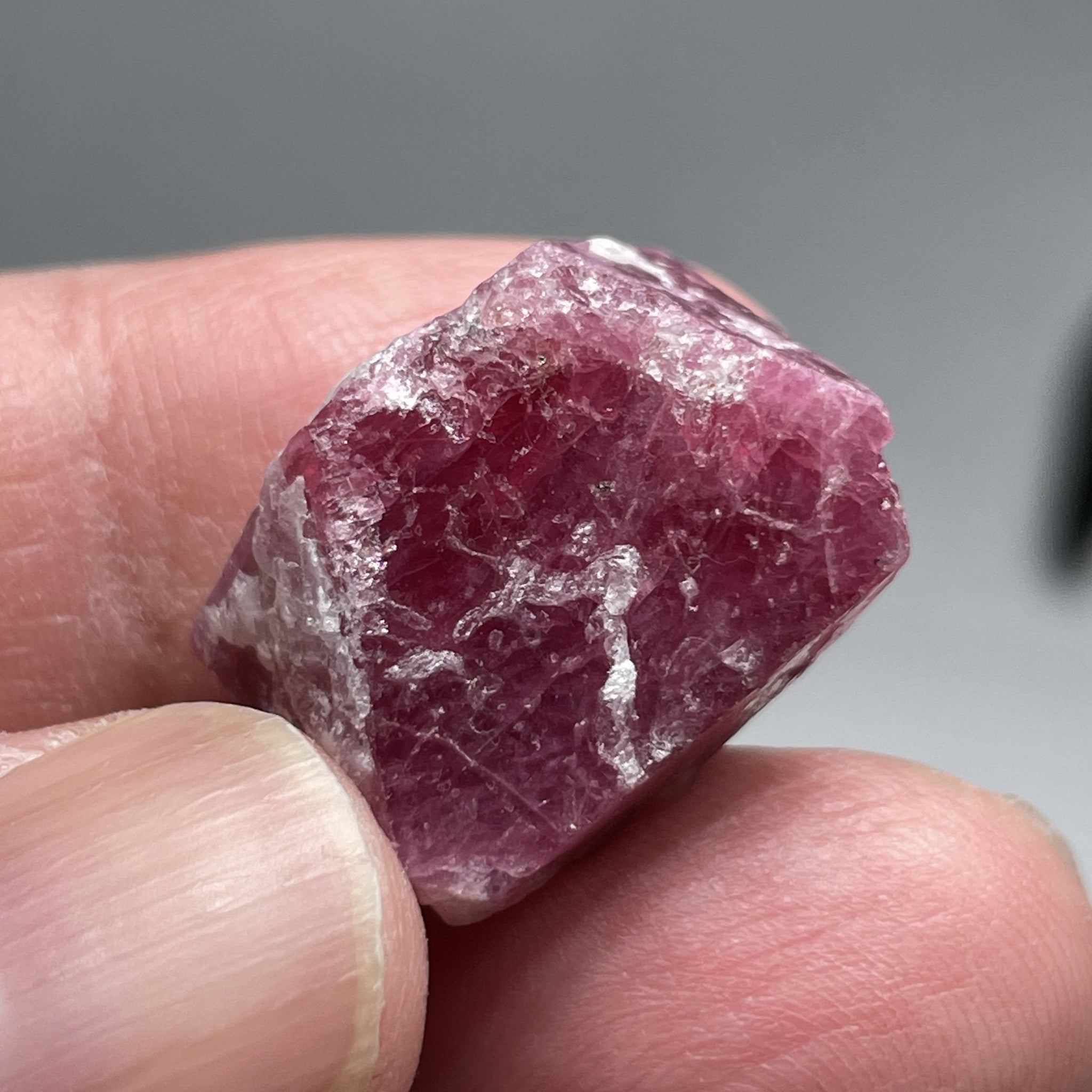 9.00Gm / 45.00Ct Mahenge Spinel Crystal Tanzania Untreated Unheated 20X 16 X 15Mm