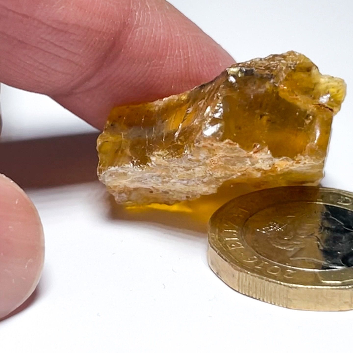 40.71Ct Opal Tanzania Untreated Unheated From A 1999 Deposit Chatoyant (Pearly Cats-Eye Effect)