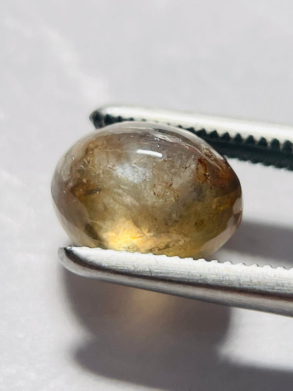 2.85Ct Sapphire Tanzania. Untreated Unheated. Seems To Have A Moving Spot/star.