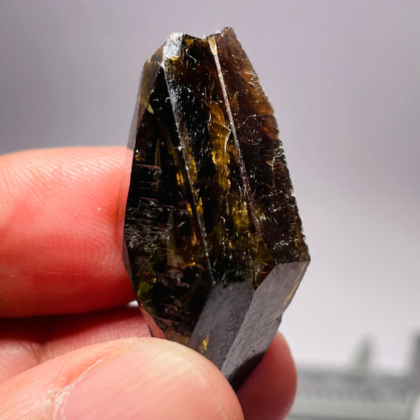 80.67Ct/16.13Gm Tanzanian Sphene Crystal Untreated Unheated. 38.4 X 15.5 19.6Mm Very High End Ultra