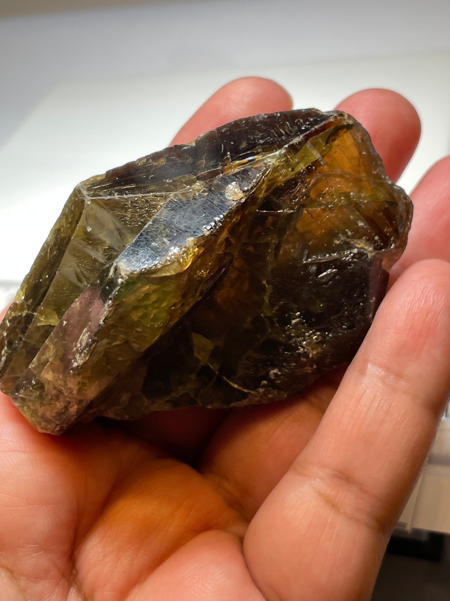 130.10Gm / 650.50Ct Sphene Crystal From Tanzania. Superb Rare Piece. 71.60 X 50.00 33.20Mm
