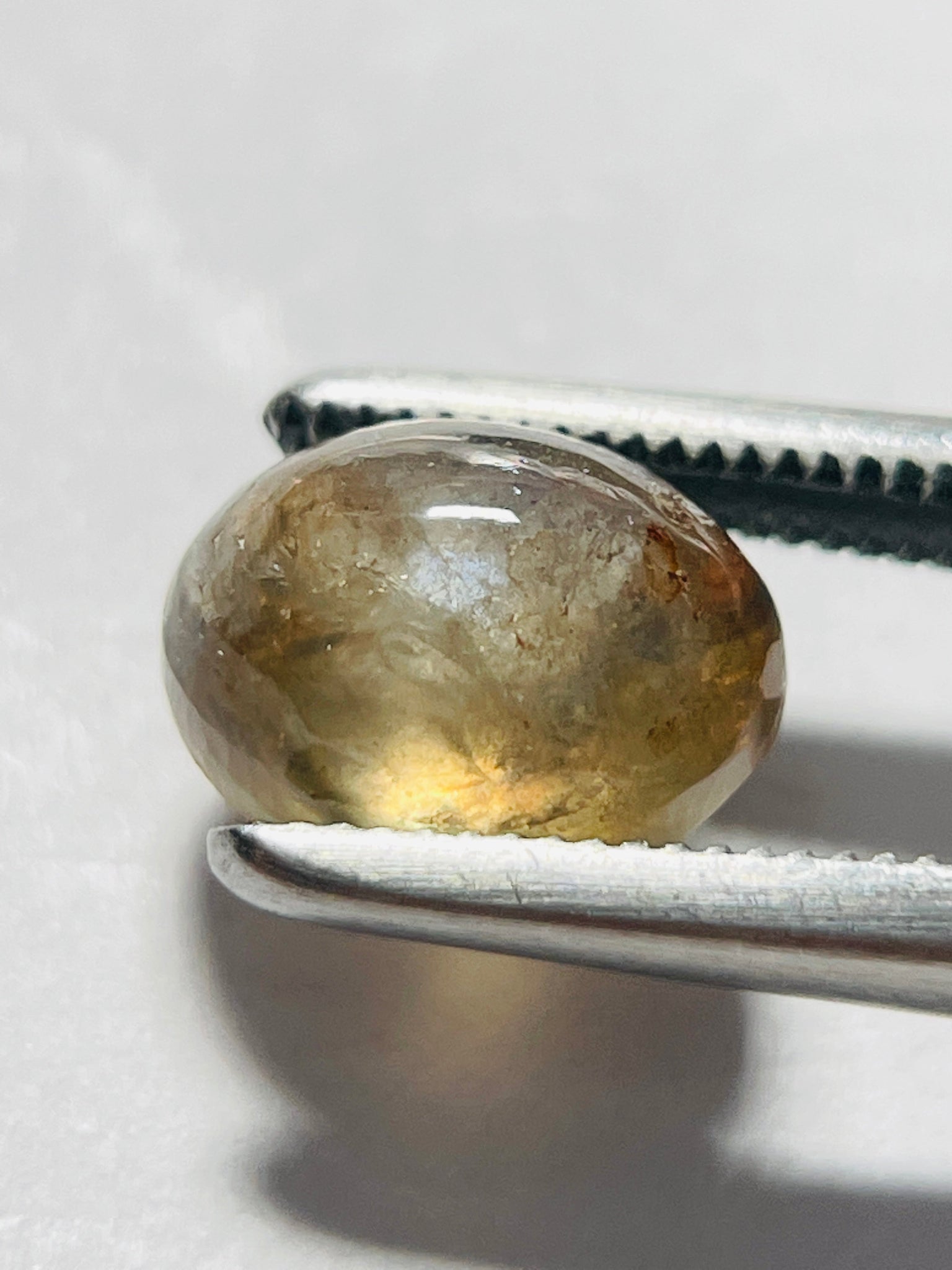 2.85Ct Sapphire Tanzania. Untreated Unheated. Seems To Have A Moving Spot/star.