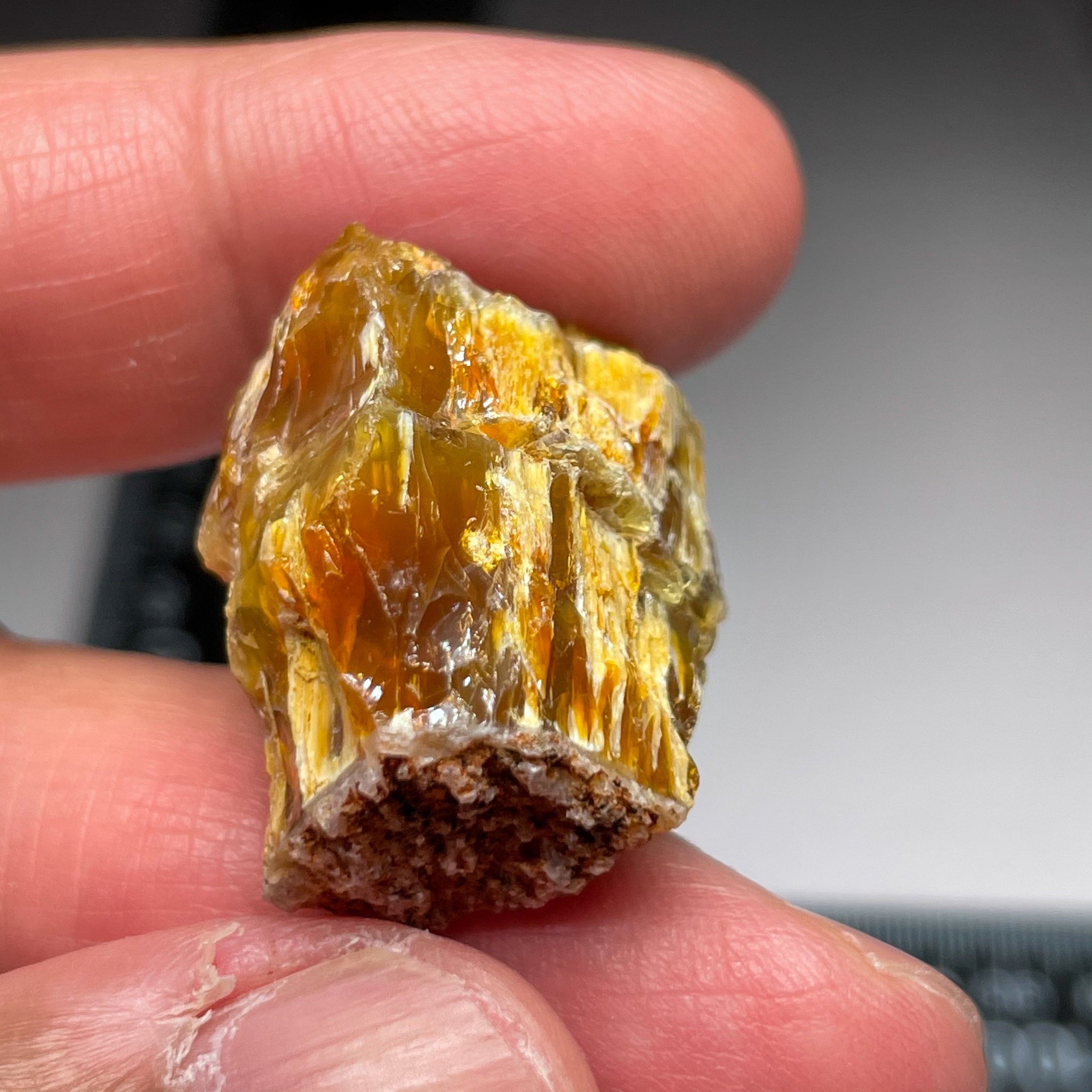 59.74Ct Opal Tanzania Untreated Unheated From A 1999 Deposit Chatoyant (Cats-Eye Effect) Has An