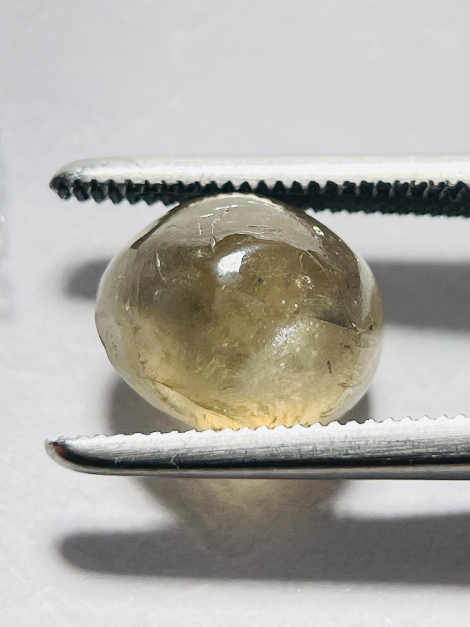 3.18Ct Sapphire Tanzania. Untreated Unheated. Seems To Have A Moving Spot/star. Oddly Cut