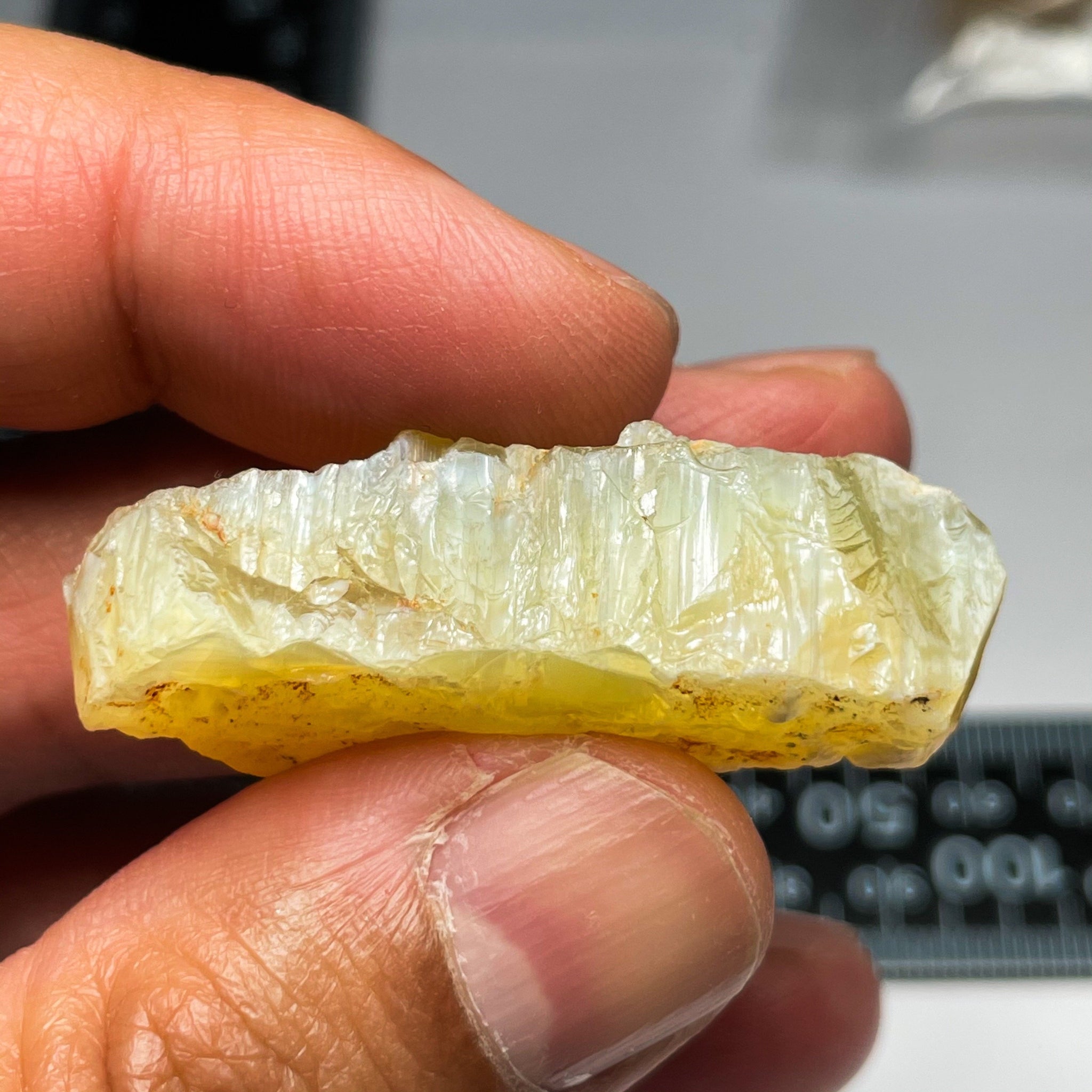 70.82Ct Opal Tanzania Untreated Unheated From A 1999 Deposit Chatoyant (Cats-Eye Effect)