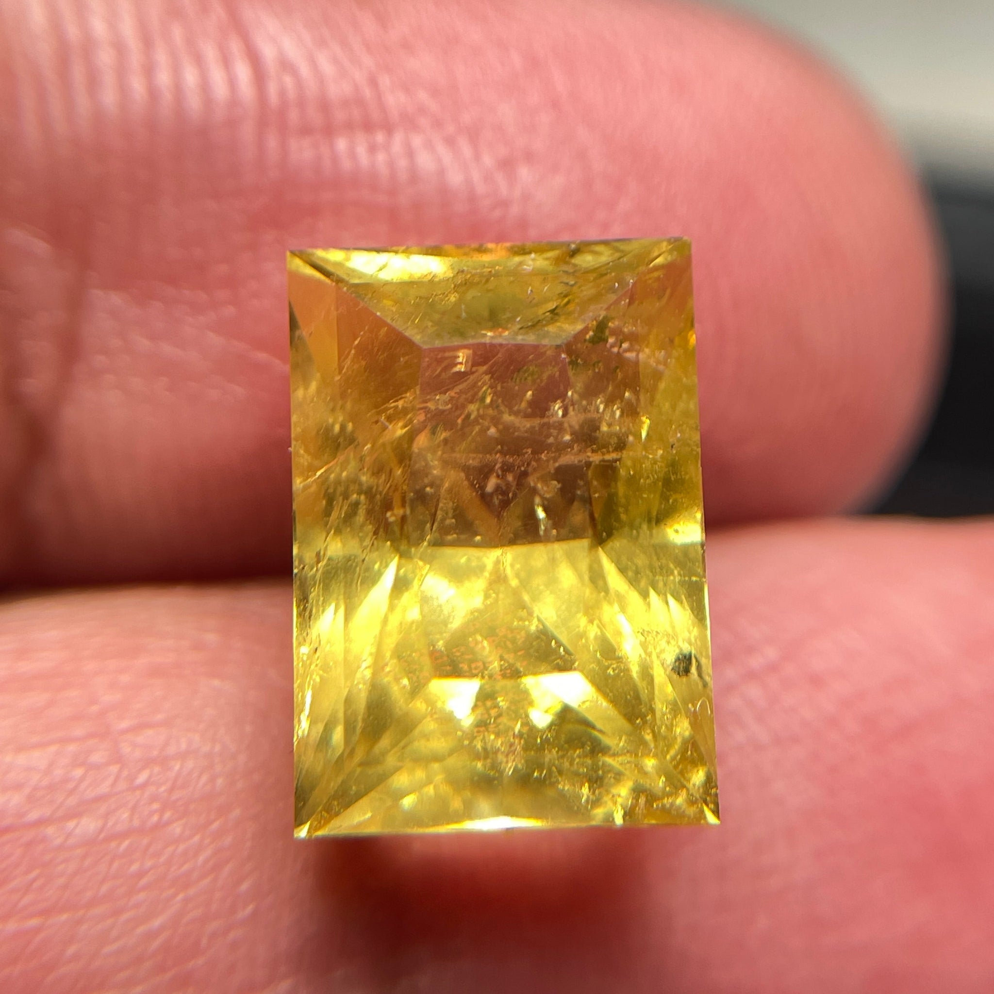 8.035Ct Vivid Intense Yellow Golden Danburite Tanzania Untreated Unheated. Slightly Included. Super