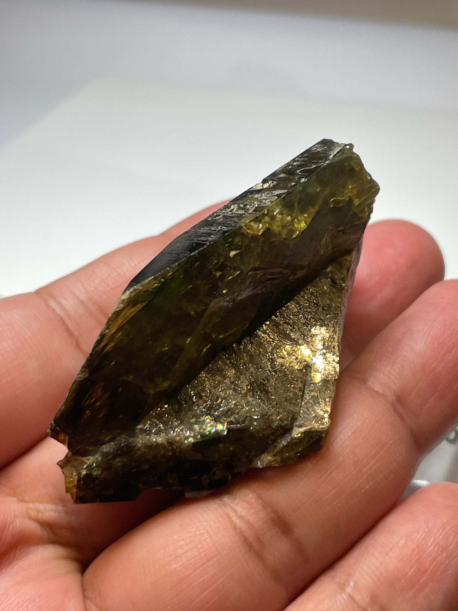 347.00Ct / 69.40Gm Tanzanian Sphene Crystal Untreated Unheated. 58.1 X 31.3 30.3Mm Very High End