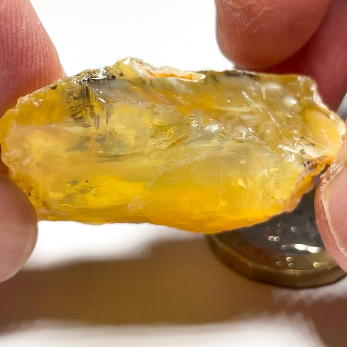 87.48Ct Opal Tanzania Untreated Unheated From A 1999 Deposit Chatoyant (Pearly Cats-Eye Effect)