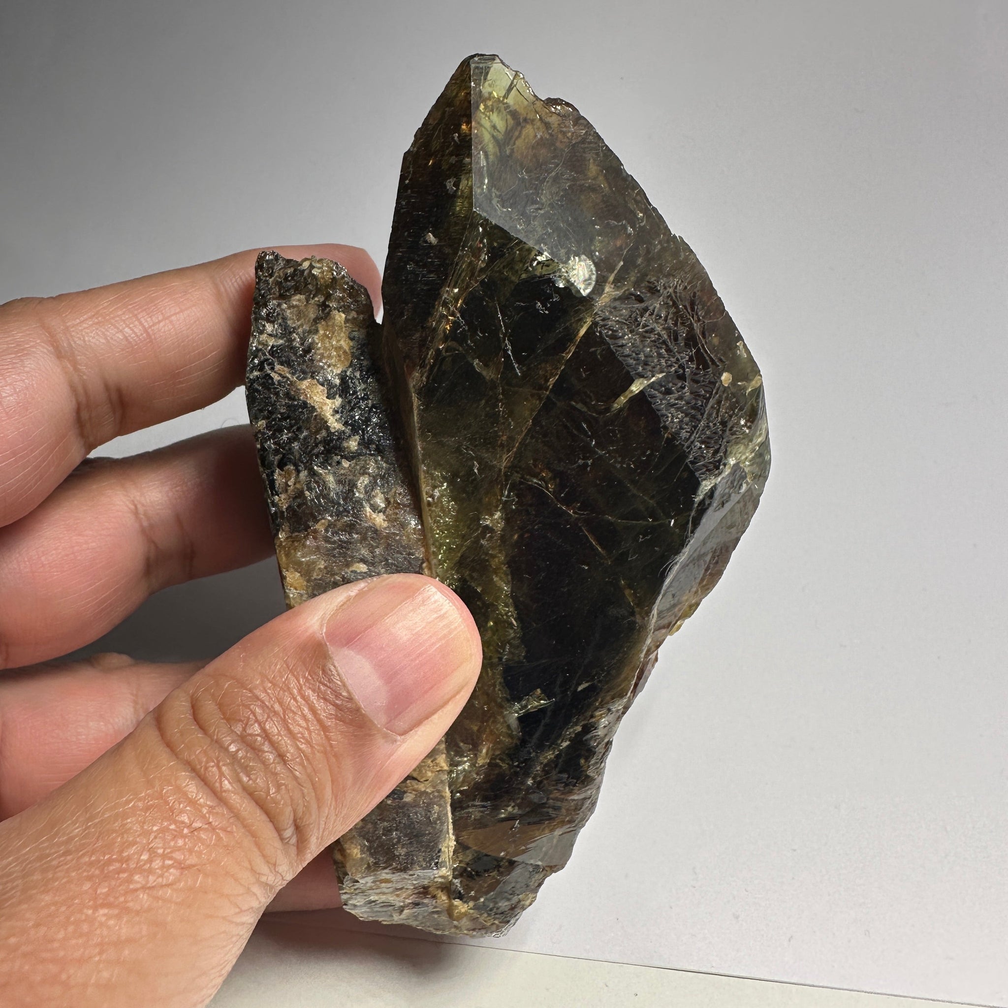 363.20Gm / 1816Ct Tanzanian Chrome Sphene Crystal. Unheated Untreated. 119Mm X 68.50Mm 44.00Mm