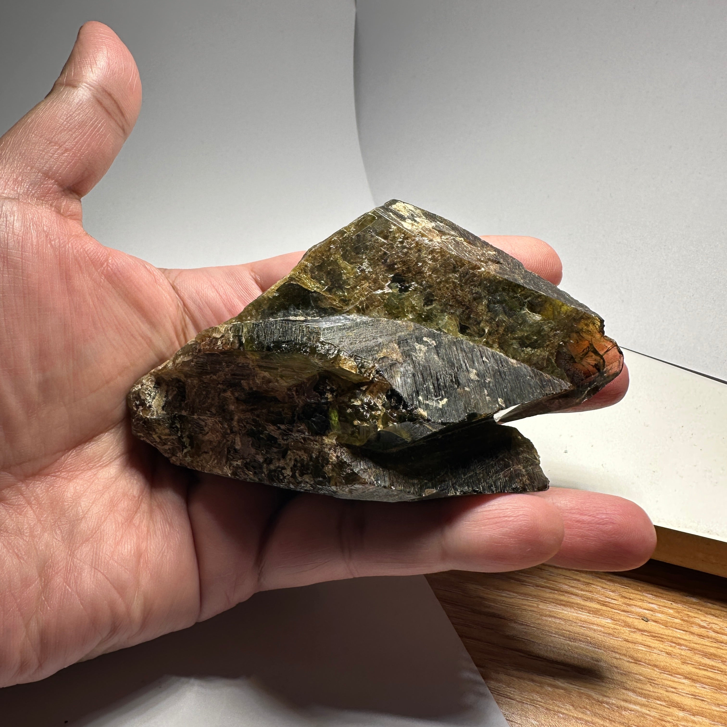 363.20Gm / 1816Ct Tanzanian Chrome Sphene Crystal. Unheated Untreated. 119Mm X 68.50Mm 44.00Mm