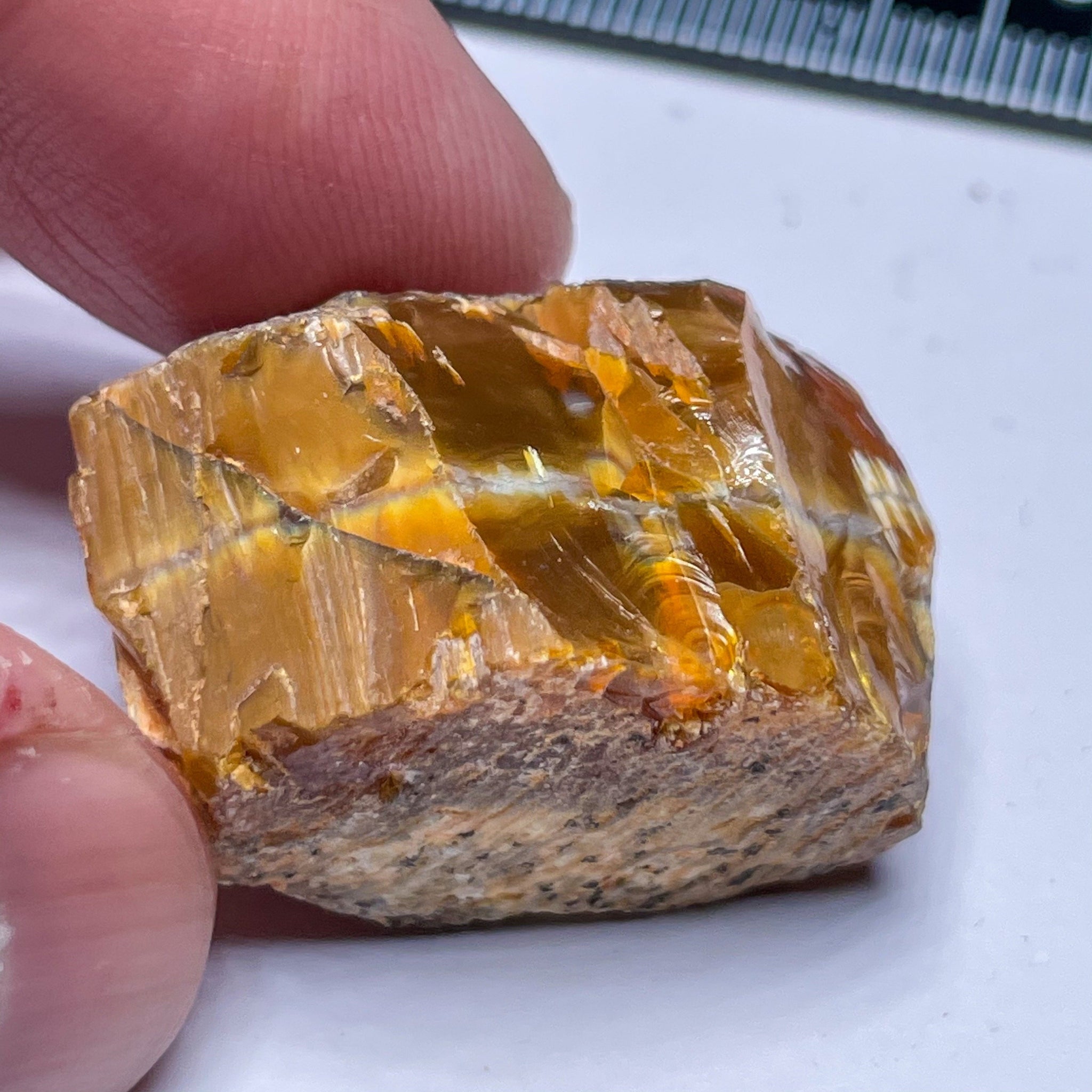 60.00Ct Opal Tanzania Untreated Unheated From A 1999 Deposit Chatoyant (Cats-Eye Effect) Has An