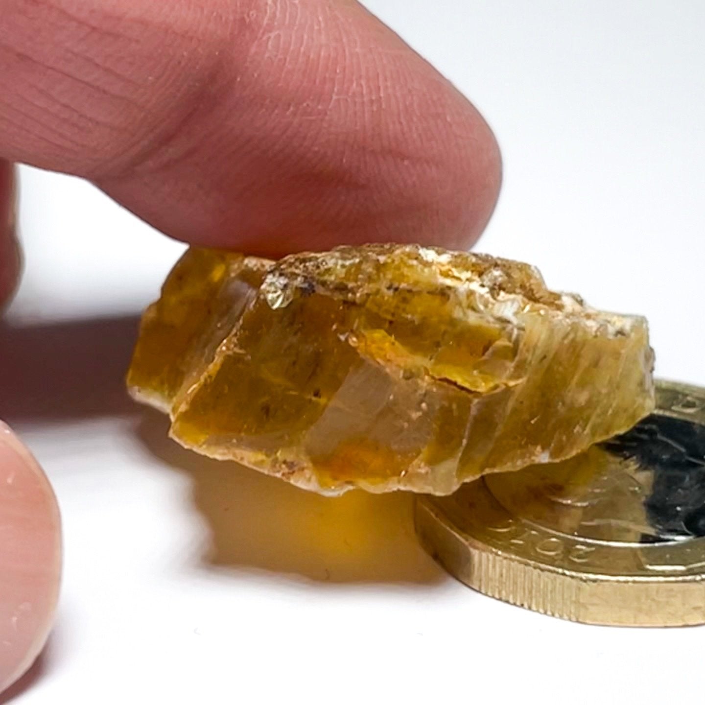 40.71Ct Opal Tanzania Untreated Unheated From A 1999 Deposit Chatoyant (Pearly Cats-Eye Effect)