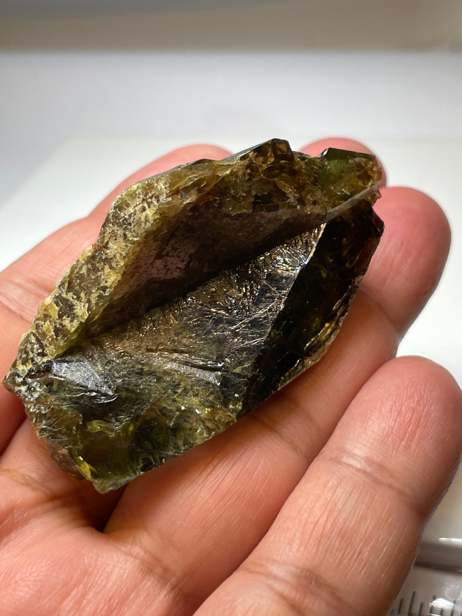 347.00Ct / 69.40Gm Tanzanian Sphene Crystal Untreated Unheated. 58.1 X 31.3 30.3Mm Very High End