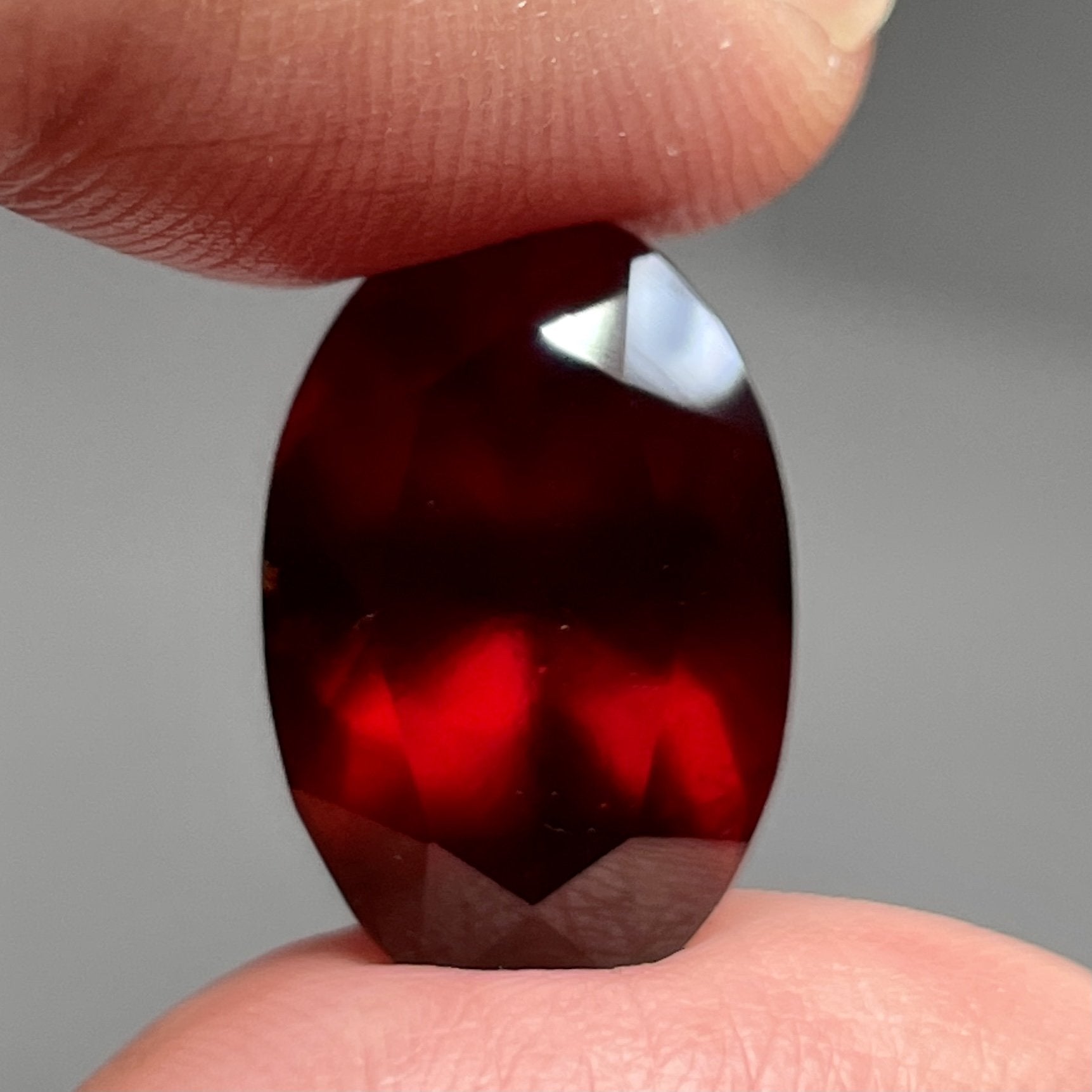17.07Ct Hessonite Garnet Tanzania Untreated Unheated. 18 X 11.8 8.9 Mm. Use Either Side.