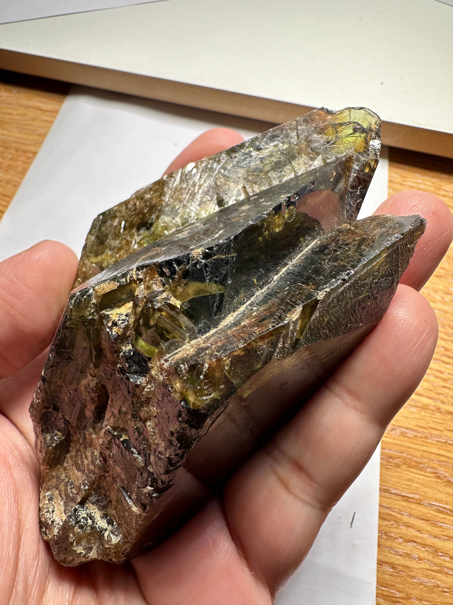 363.20Gm / 1816Ct Tanzanian Chrome Sphene Crystal. Unheated Untreated. 119Mm X 68.50Mm 44.00Mm