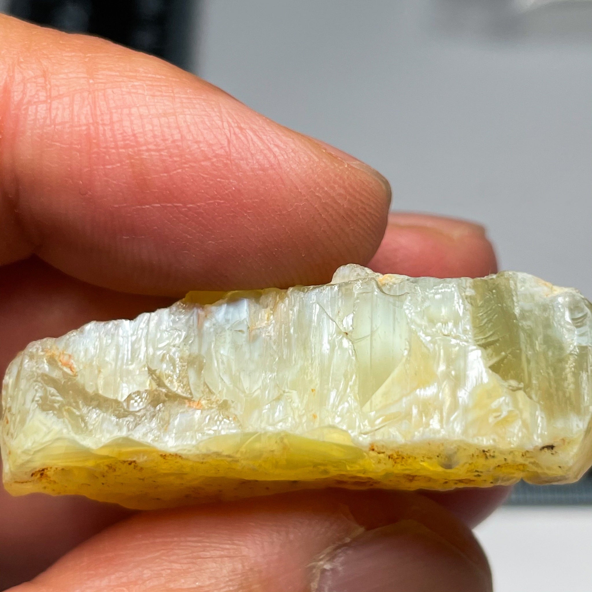 70.82Ct Opal Tanzania Untreated Unheated From A 1999 Deposit Chatoyant (Cats-Eye Effect)