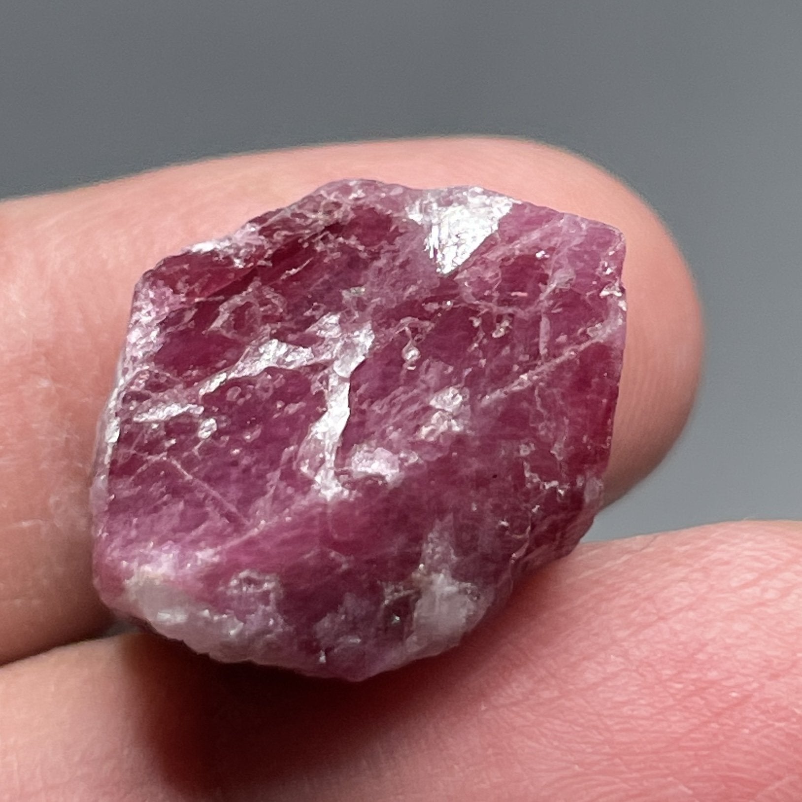 9.00Gm / 45.00Ct Mahenge Spinel Crystal Tanzania Untreated Unheated 20X 16 X 15Mm