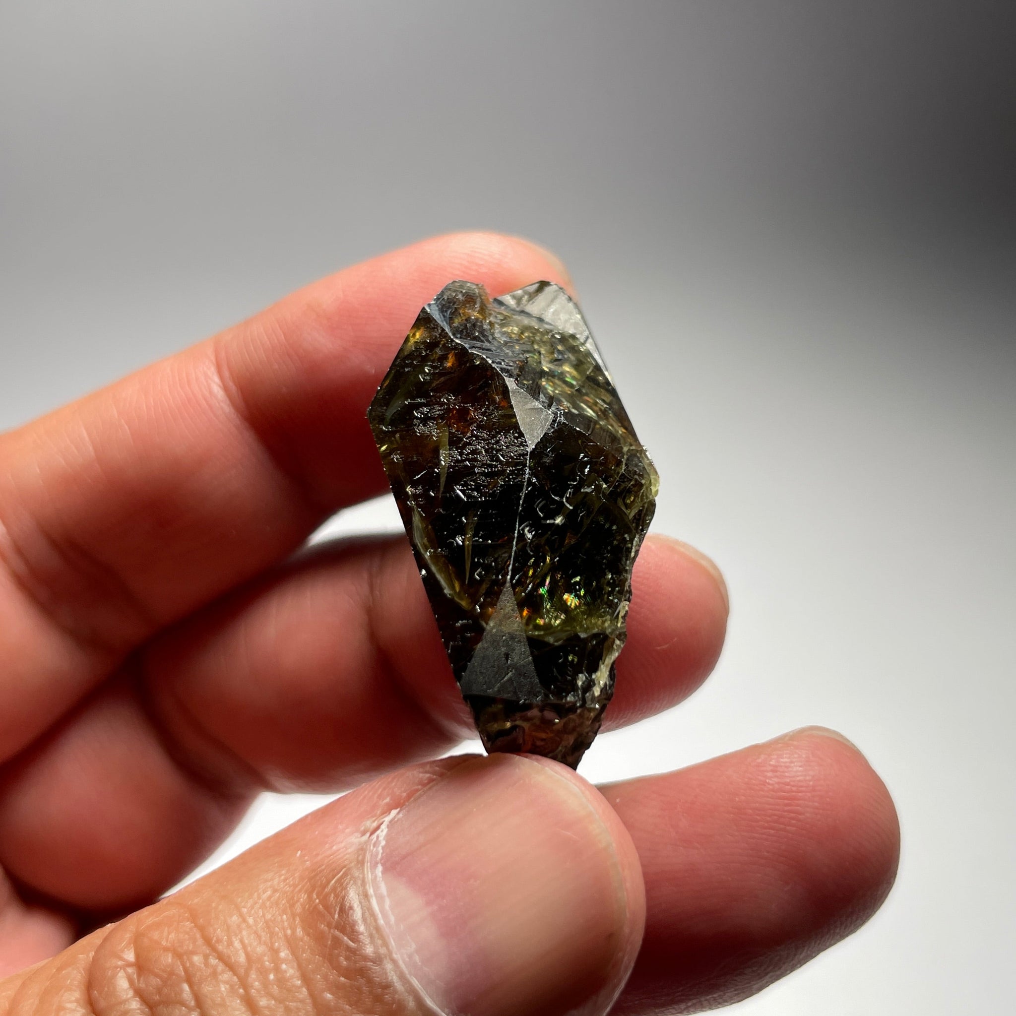 80.67Ct/16.13Gm Tanzanian Sphene Crystal Untreated Unheated. 38.4 X 15.5 19.6Mm Very High End Ultra