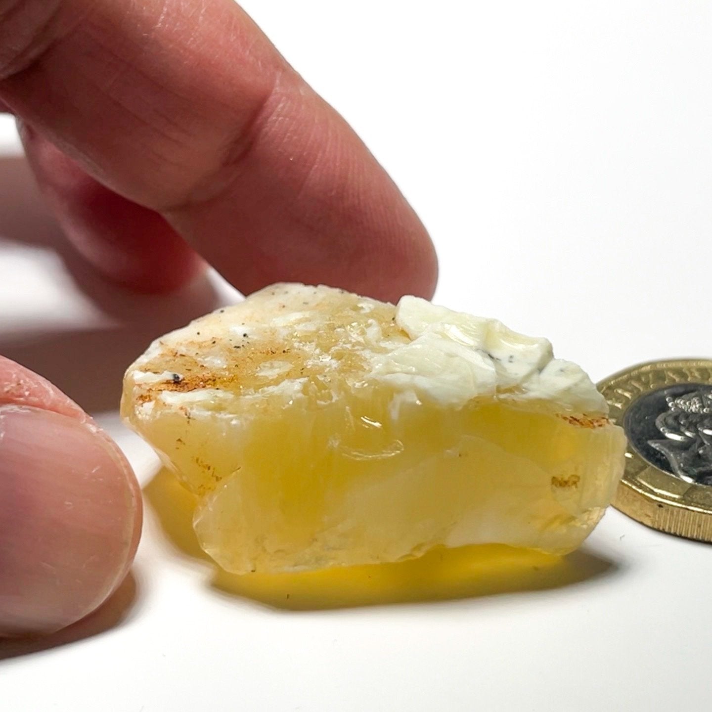 66.93Ct Opal Tanzania Untreated Unheated From A 1999 Deposit Chatoyant (Pearly Cats-Eye Effect)