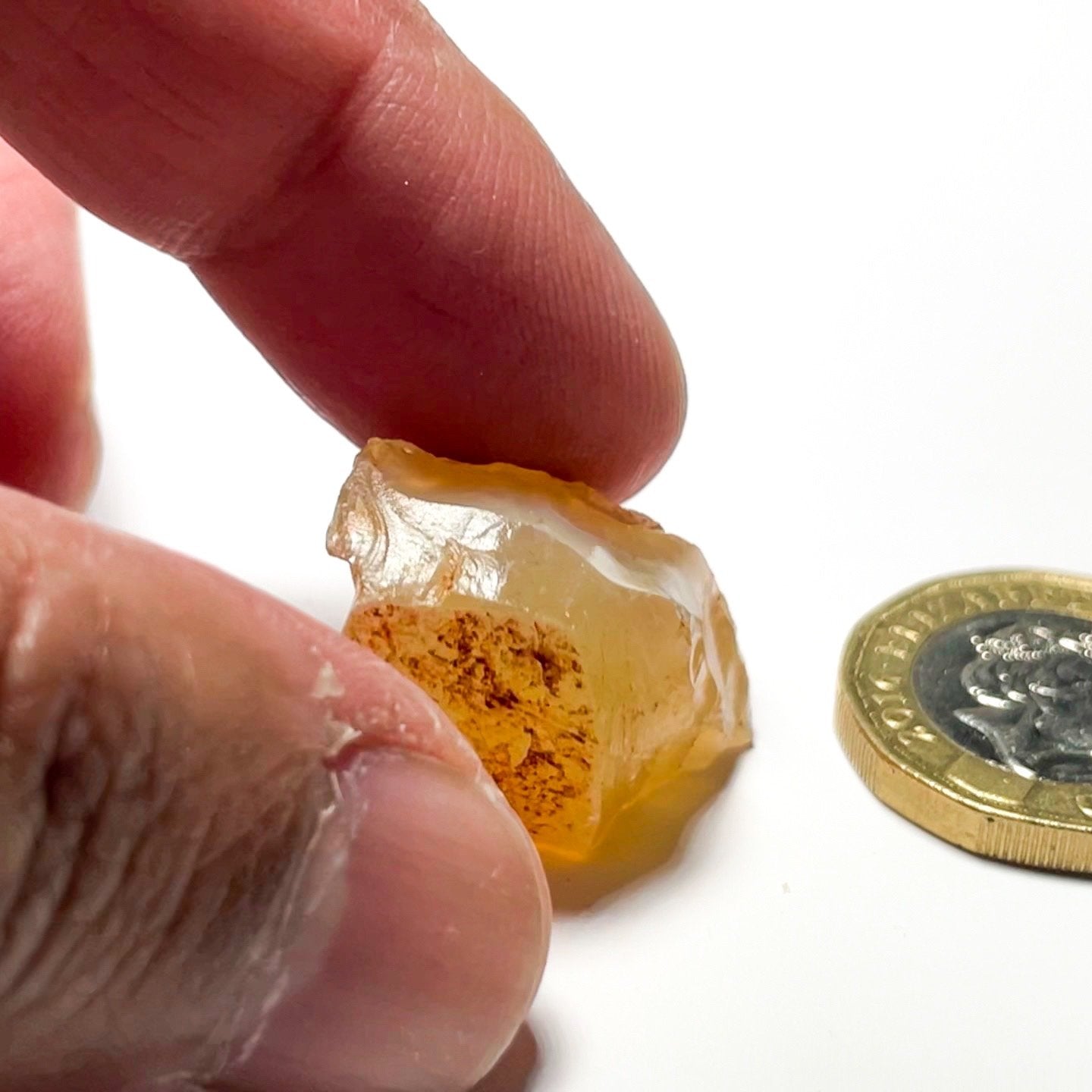 30.77Ct Opal Tanzania Untreated Unheated From A 1999 Deposit Chatoyant (Pearly Cats-Eye Effect)