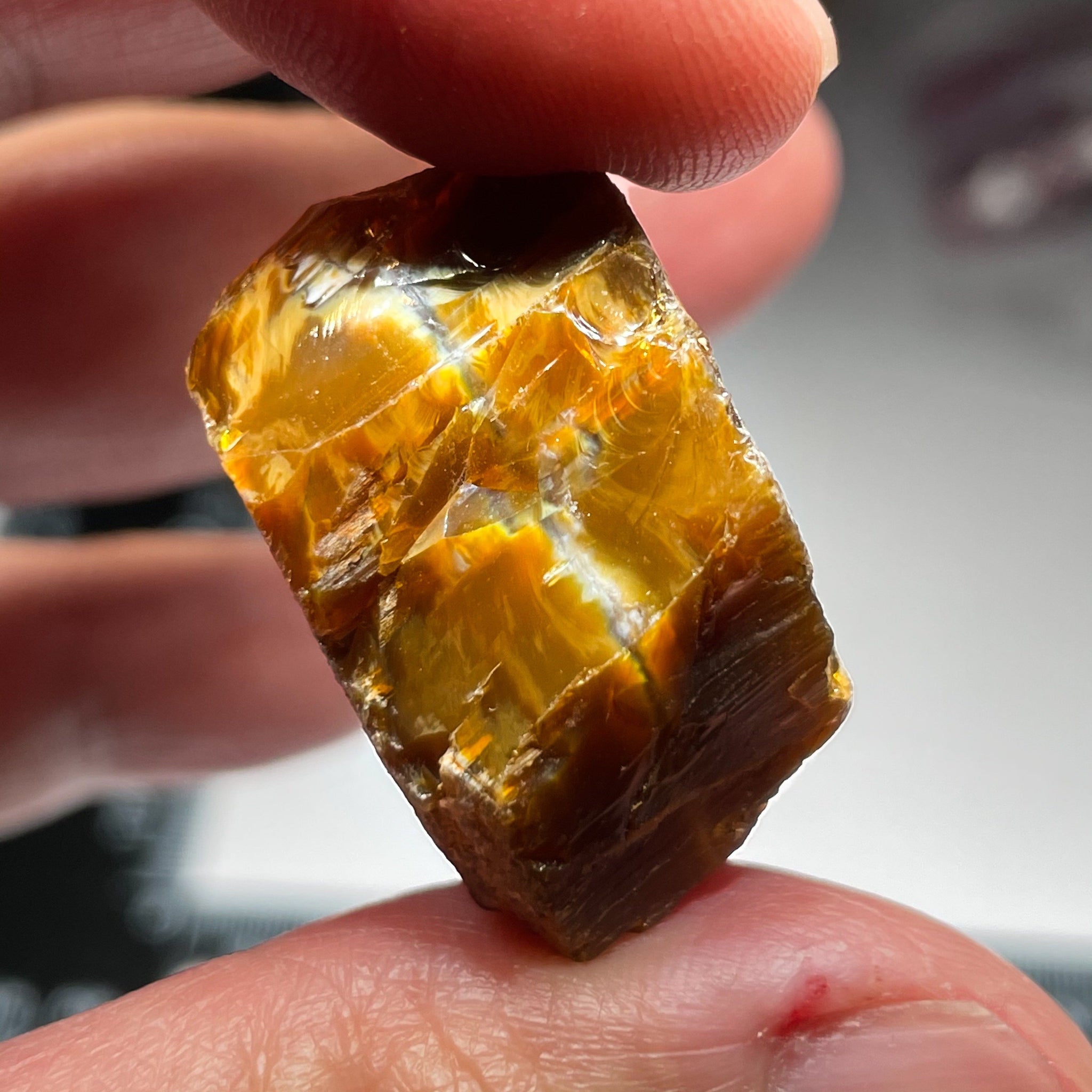 60.00Ct Opal Tanzania Untreated Unheated From A 1999 Deposit Chatoyant (Cats-Eye Effect) Has An