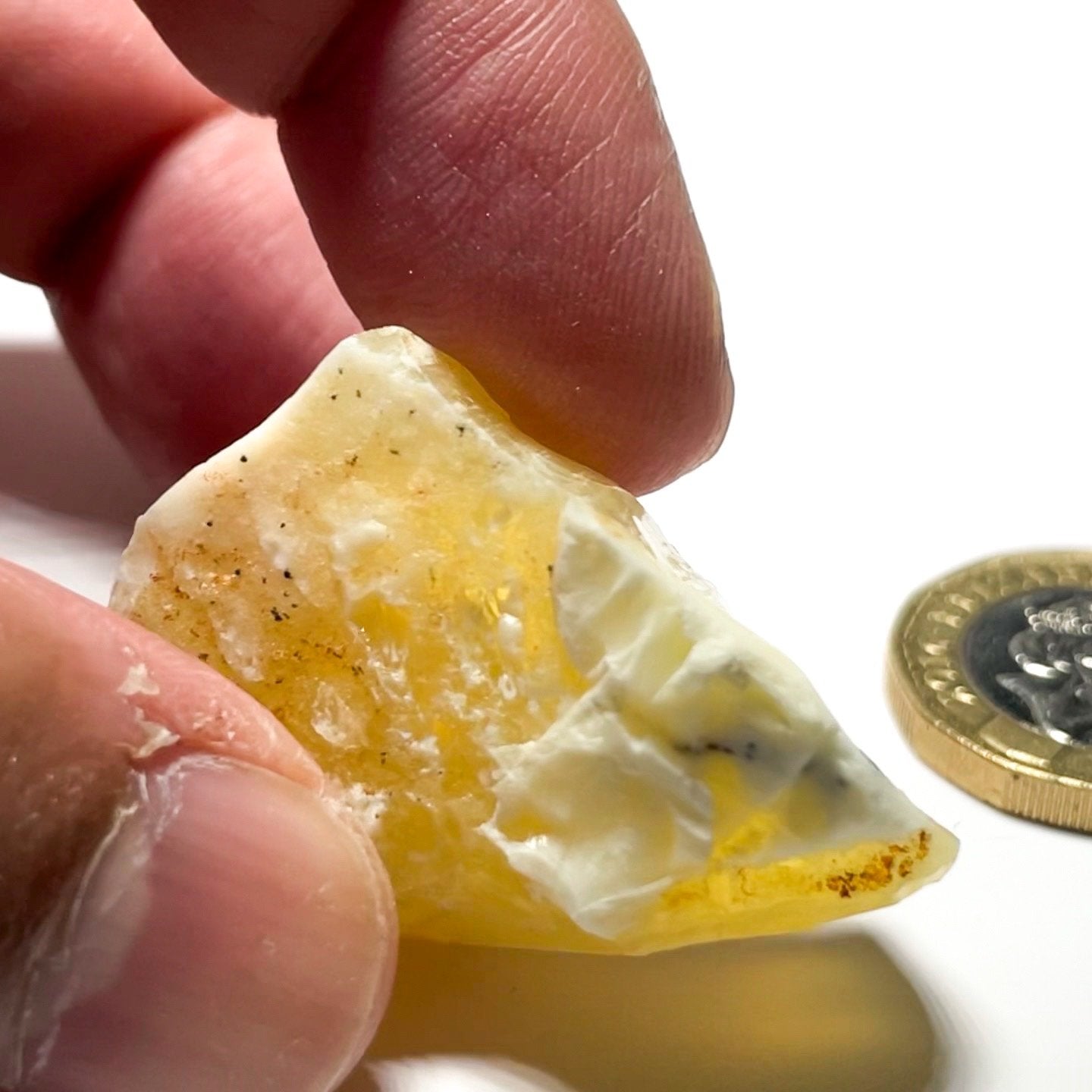 66.93Ct Opal Tanzania Untreated Unheated From A 1999 Deposit Chatoyant (Pearly Cats-Eye Effect)