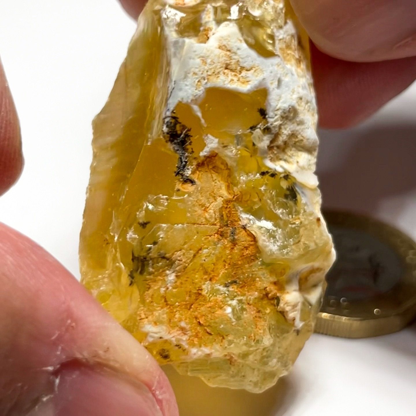 87.48Ct Opal Tanzania Untreated Unheated From A 1999 Deposit Chatoyant (Pearly Cats-Eye Effect)