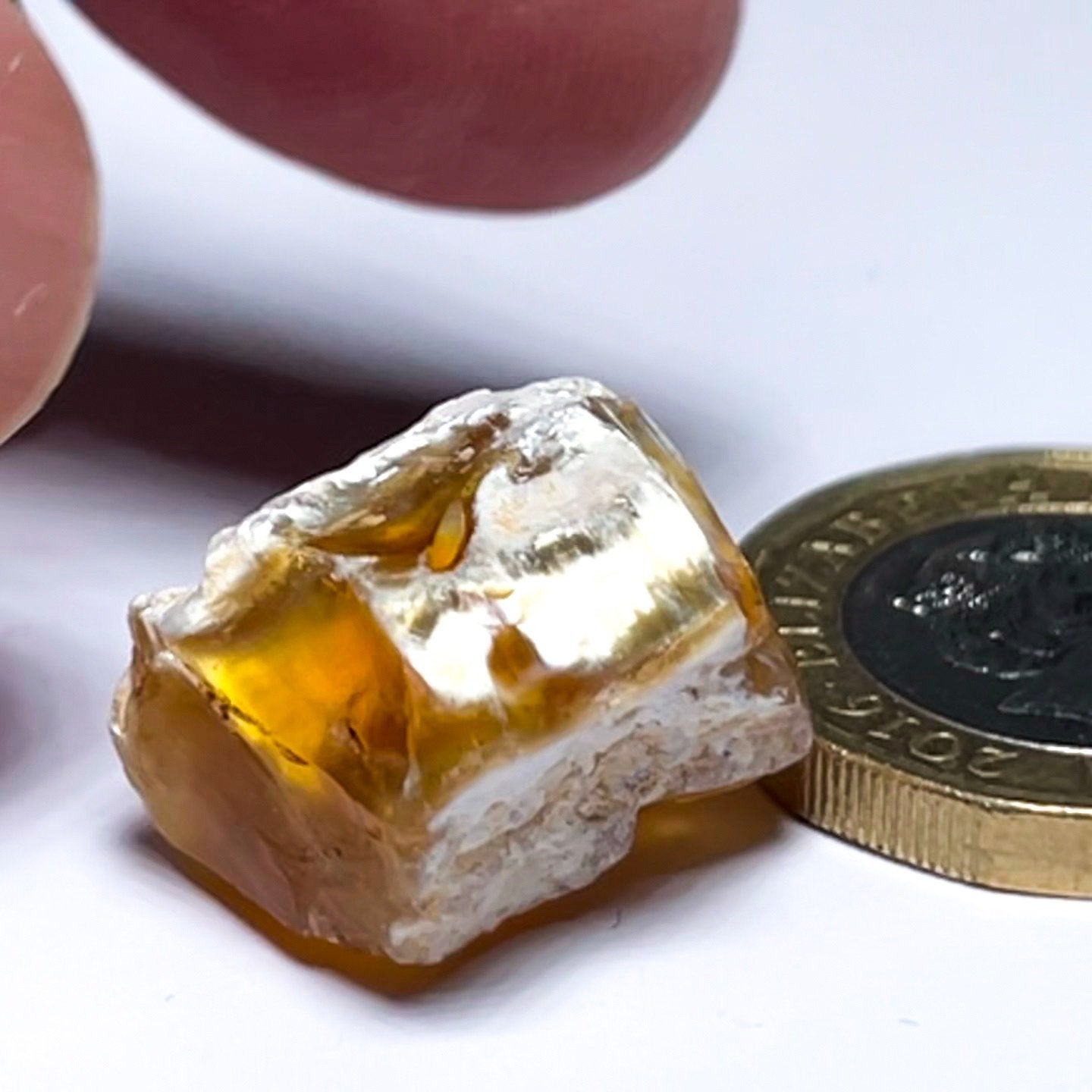 17.78Ct Opal Tanzania Untreated Unheated From A 1999 Deposit Chatoyant (Pearly Cats-Eye Effect)