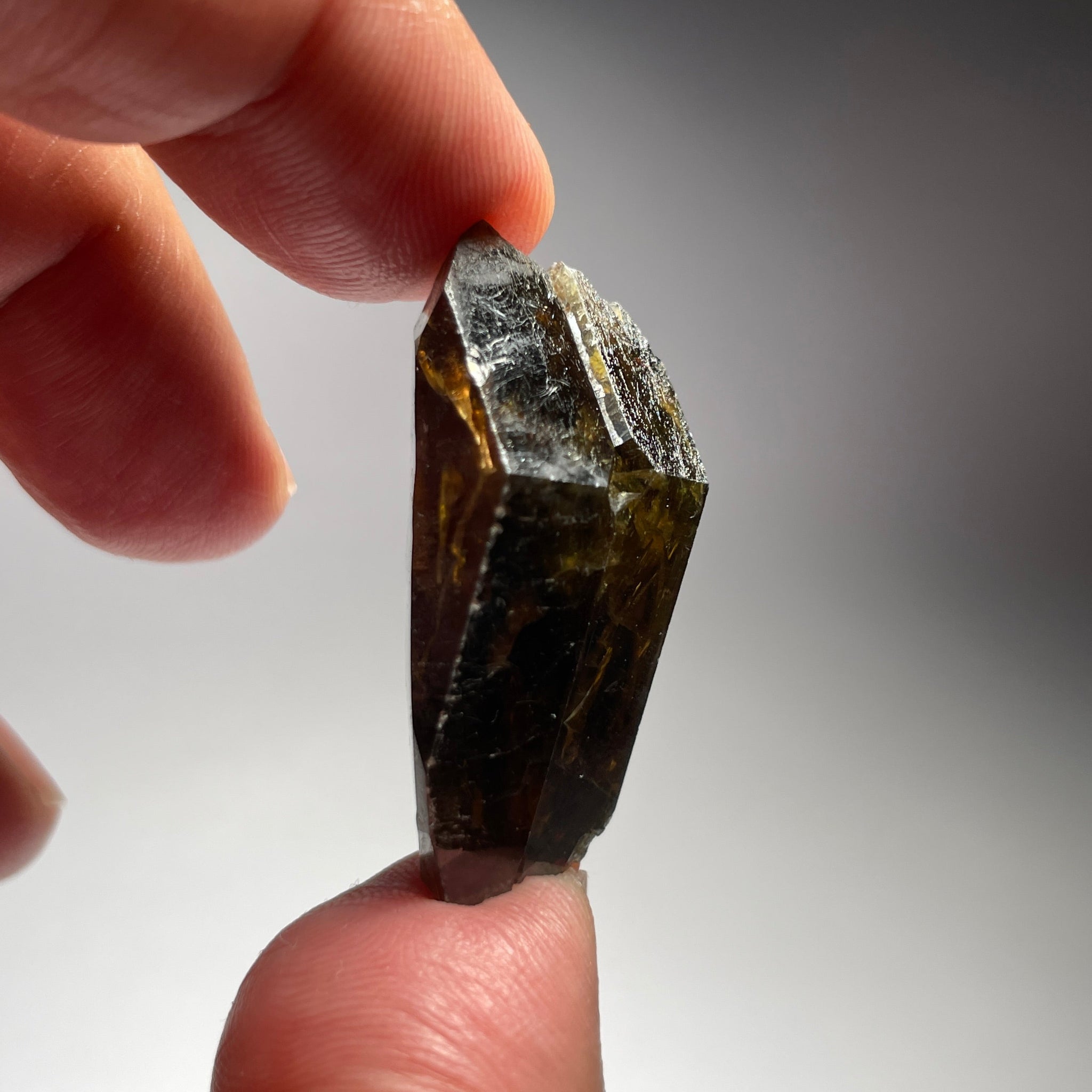 80.67Ct/16.13Gm Tanzanian Sphene Crystal Untreated Unheated. 38.4 X 15.5 19.6Mm Very High End Ultra