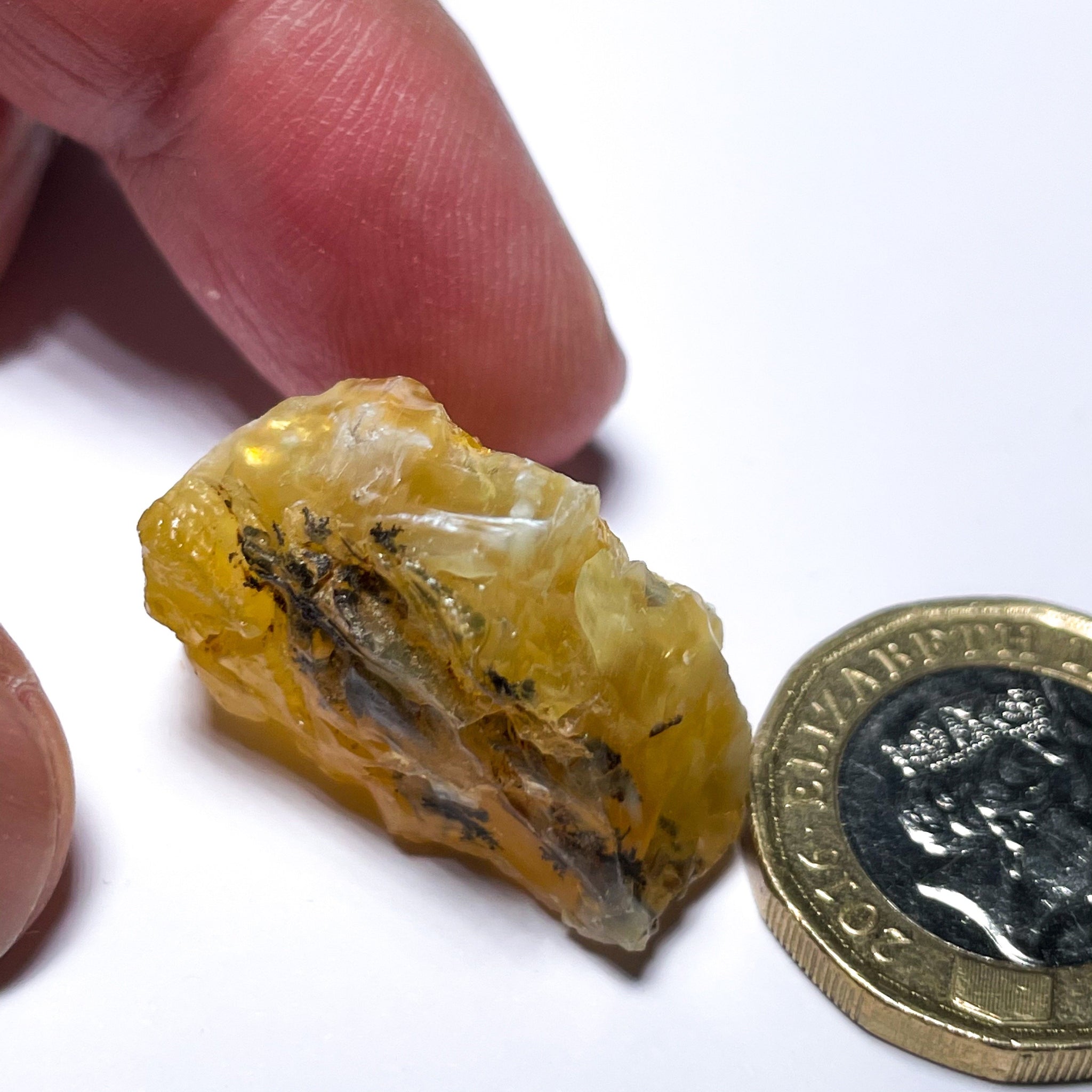 39.07Ct Opal Tanzania Untreated Unheated From A 1999 Deposit Chatoyant (Pearly Cats-Eye Effect)