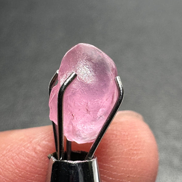 2.23Ct Pink Spinel Tanzania Vs + Slight Silk Untreated Unheated