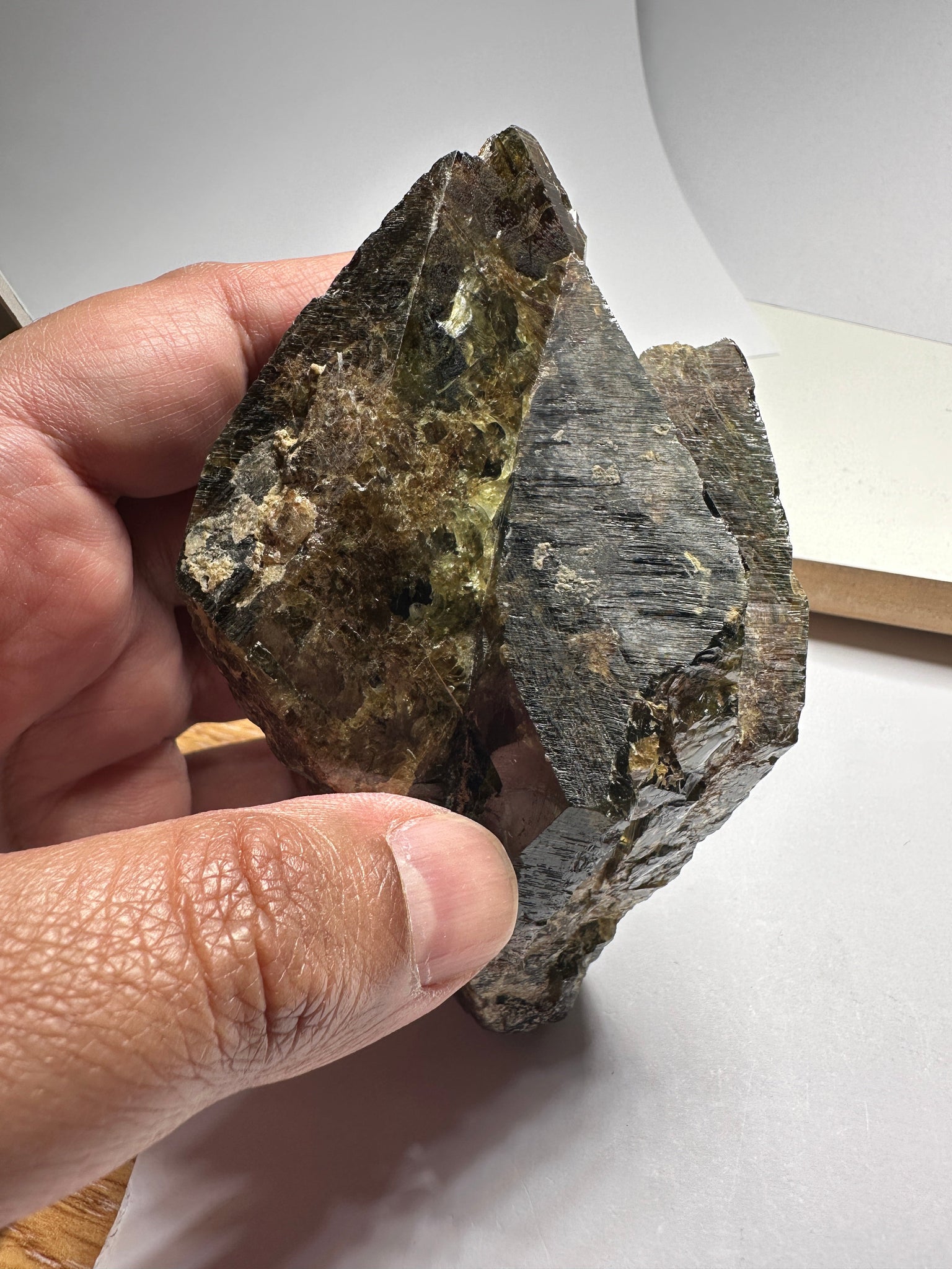 363.20Gm / 1816Ct Tanzanian Chrome Sphene Crystal. Unheated Untreated. 119Mm X 68.50Mm 44.00Mm