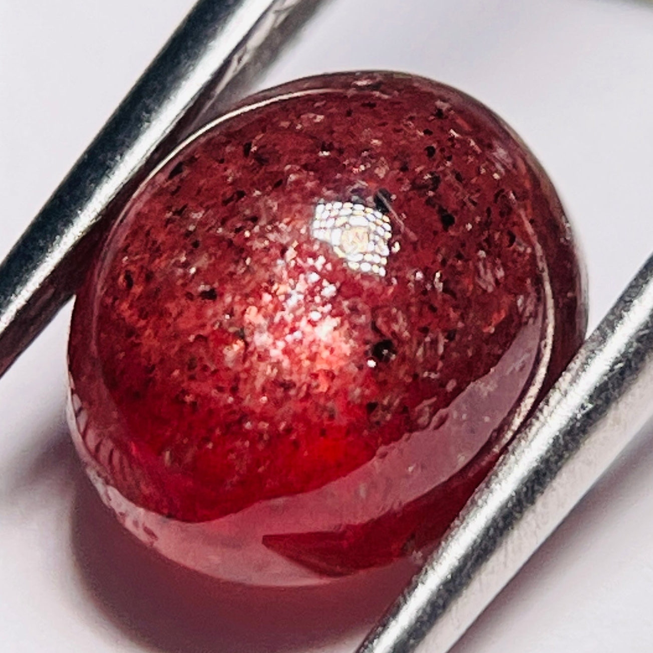 Red Sapphire Cabochon, 4.08ct, Umba Valley, Tanzania. Untreated Unheated. Has a moving star but as a point. See pics Can be used as is or facet it into a cut stone.