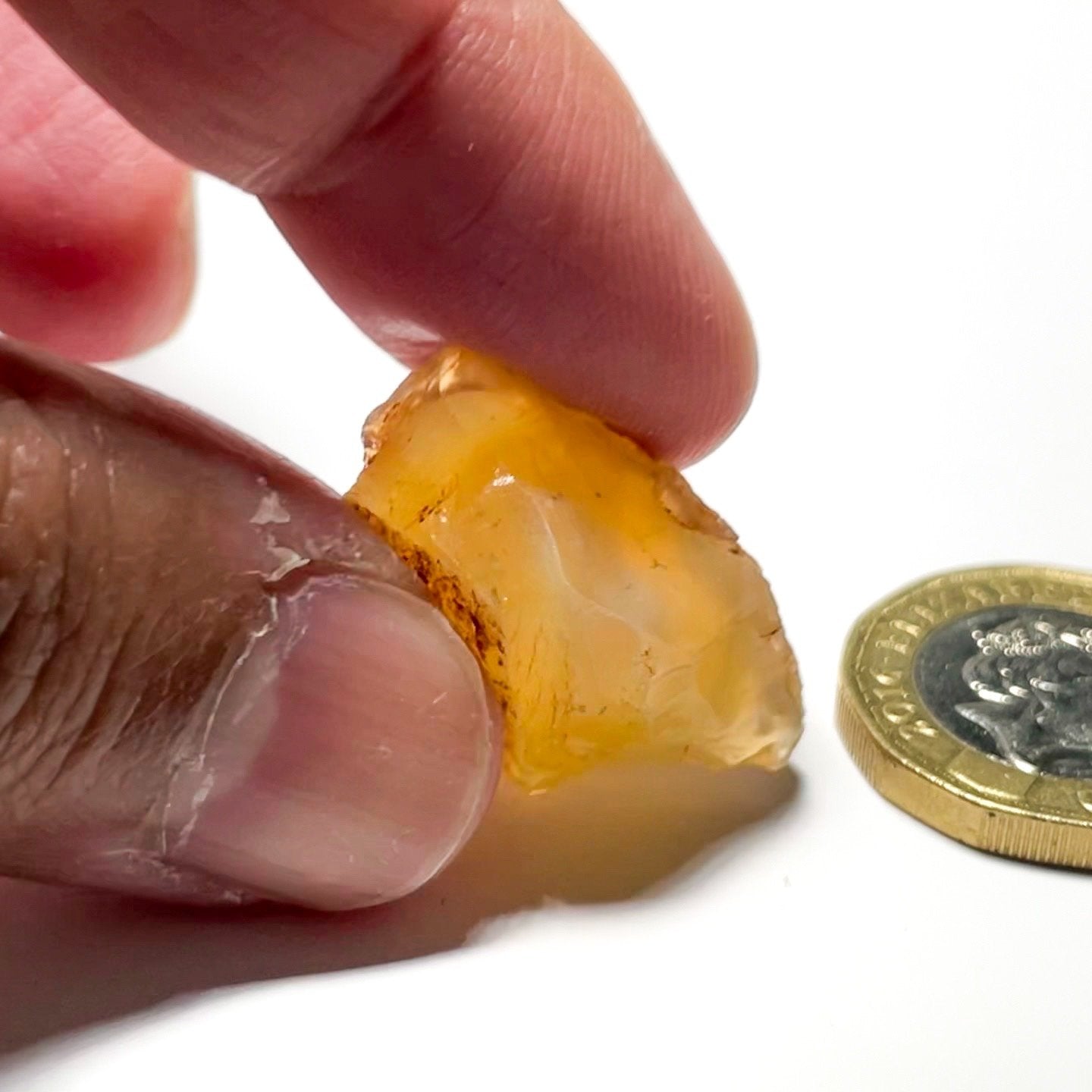 30.77Ct Opal Tanzania Untreated Unheated From A 1999 Deposit Chatoyant (Pearly Cats-Eye Effect)