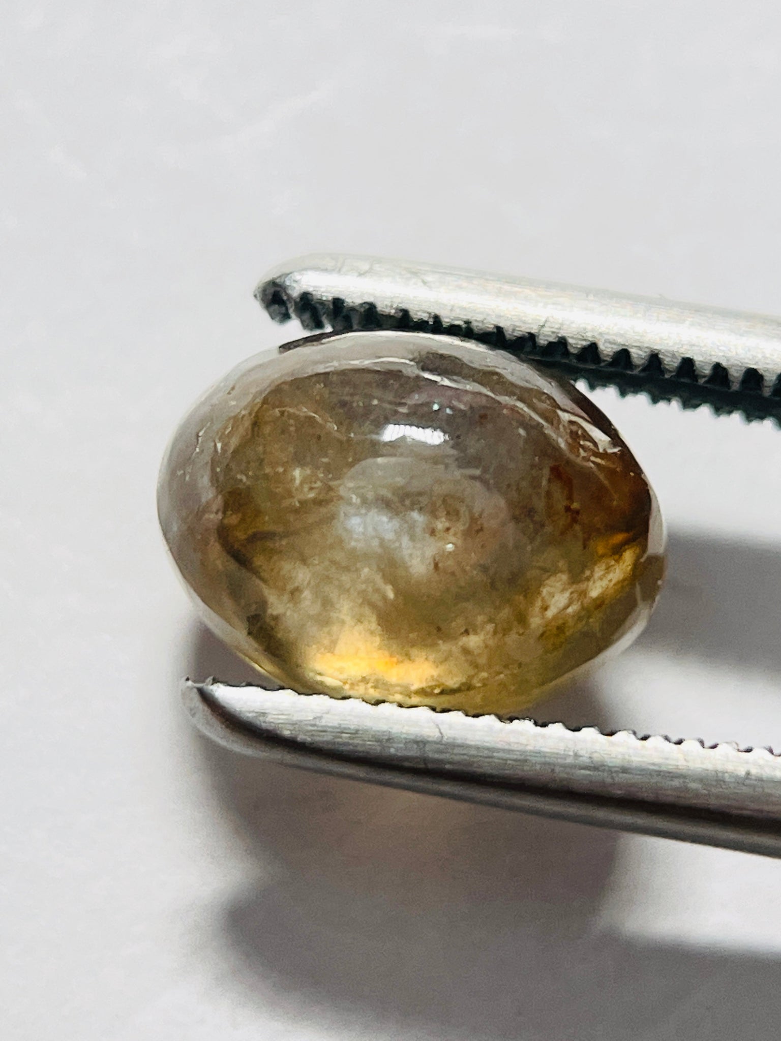 2.85Ct Sapphire Tanzania. Untreated Unheated. Seems To Have A Moving Spot/star.