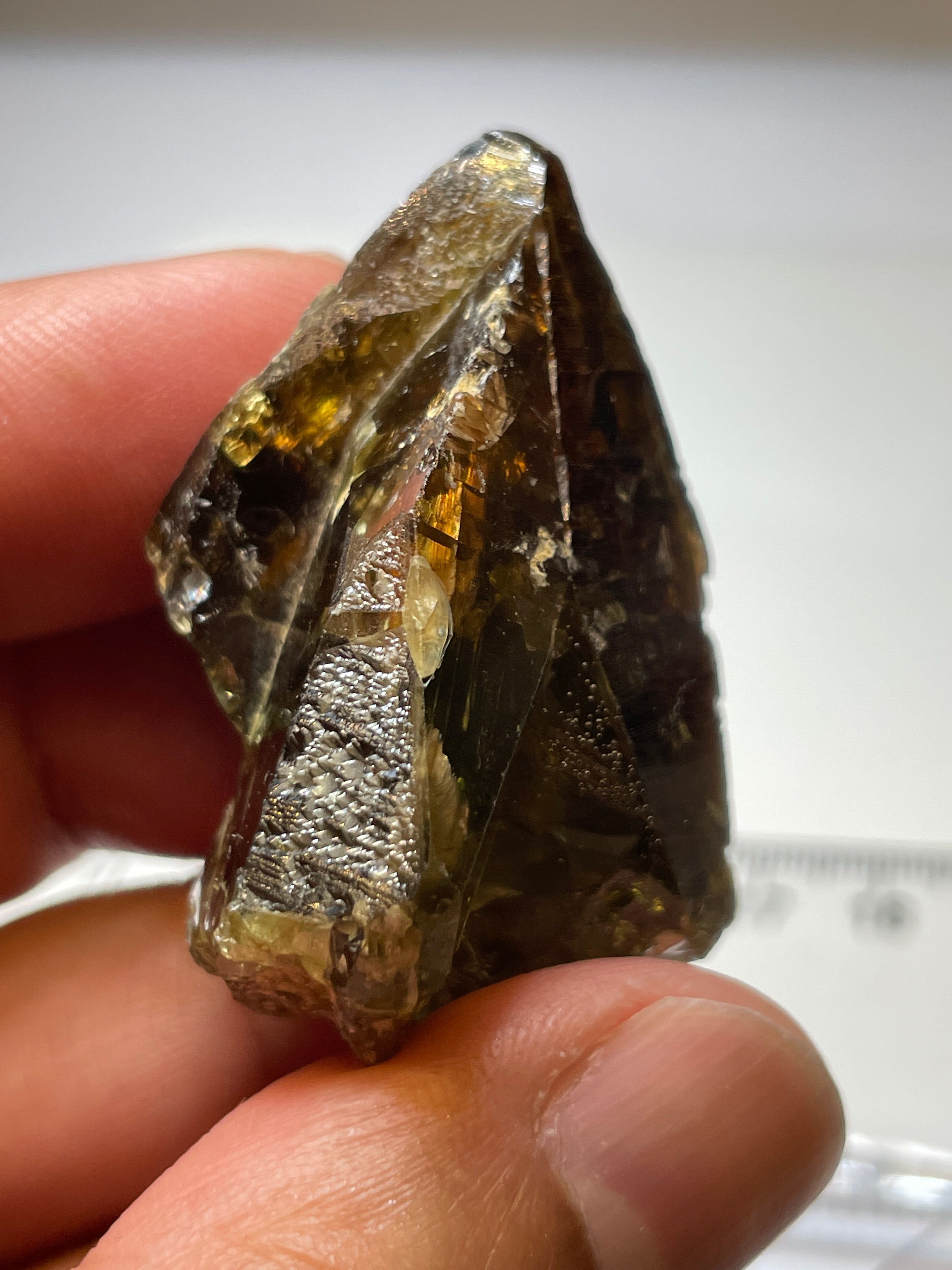 176.97Ct / 35.39Gm Tanzanian Sphene Crystal Untreated Unheated. 44.0 X 27.0 23.1Mm Very High End