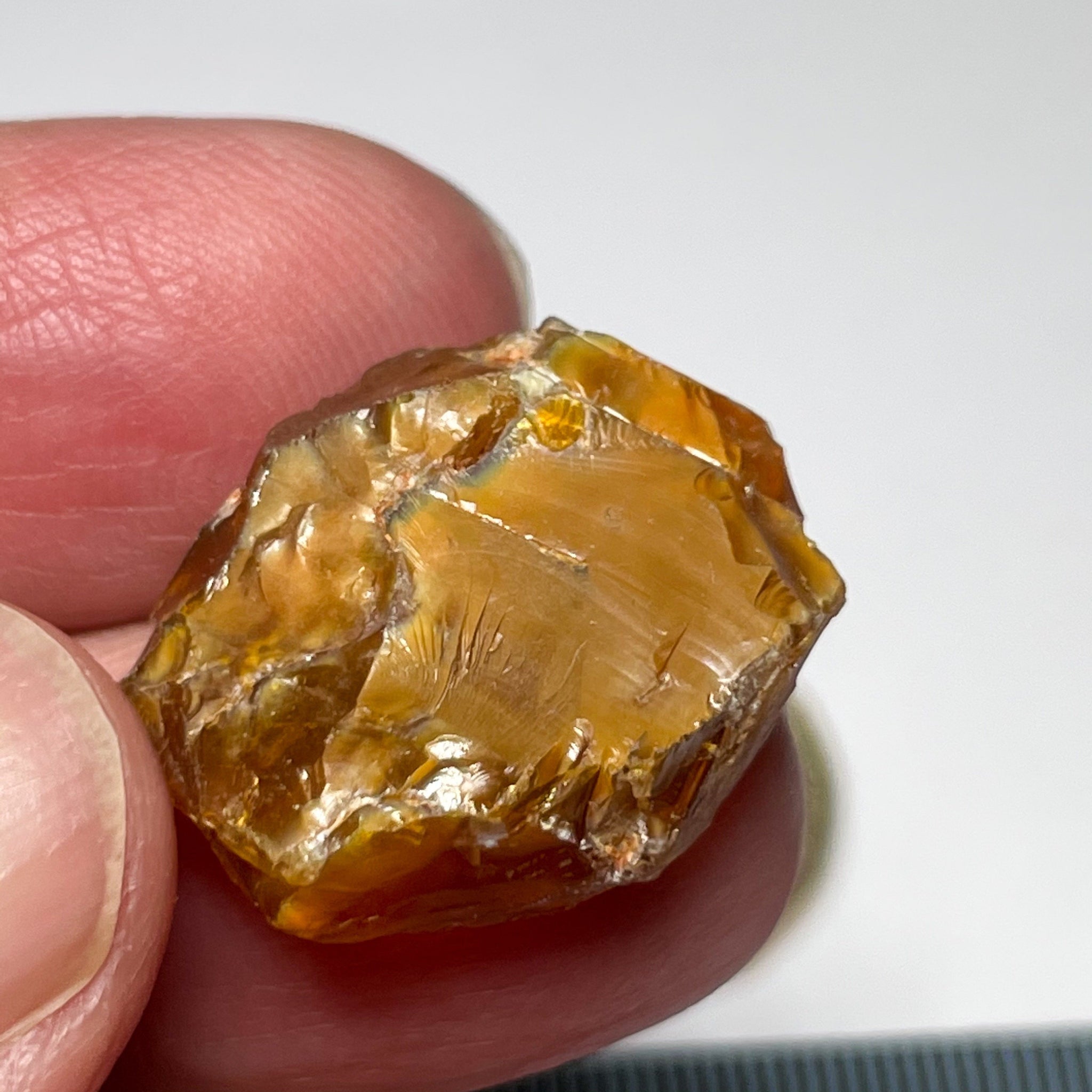 19.34Ct Opal Tanzania Untreated Unheated From A 1999 Deposit Chatoyant (Cats-Eye Effect) Has An