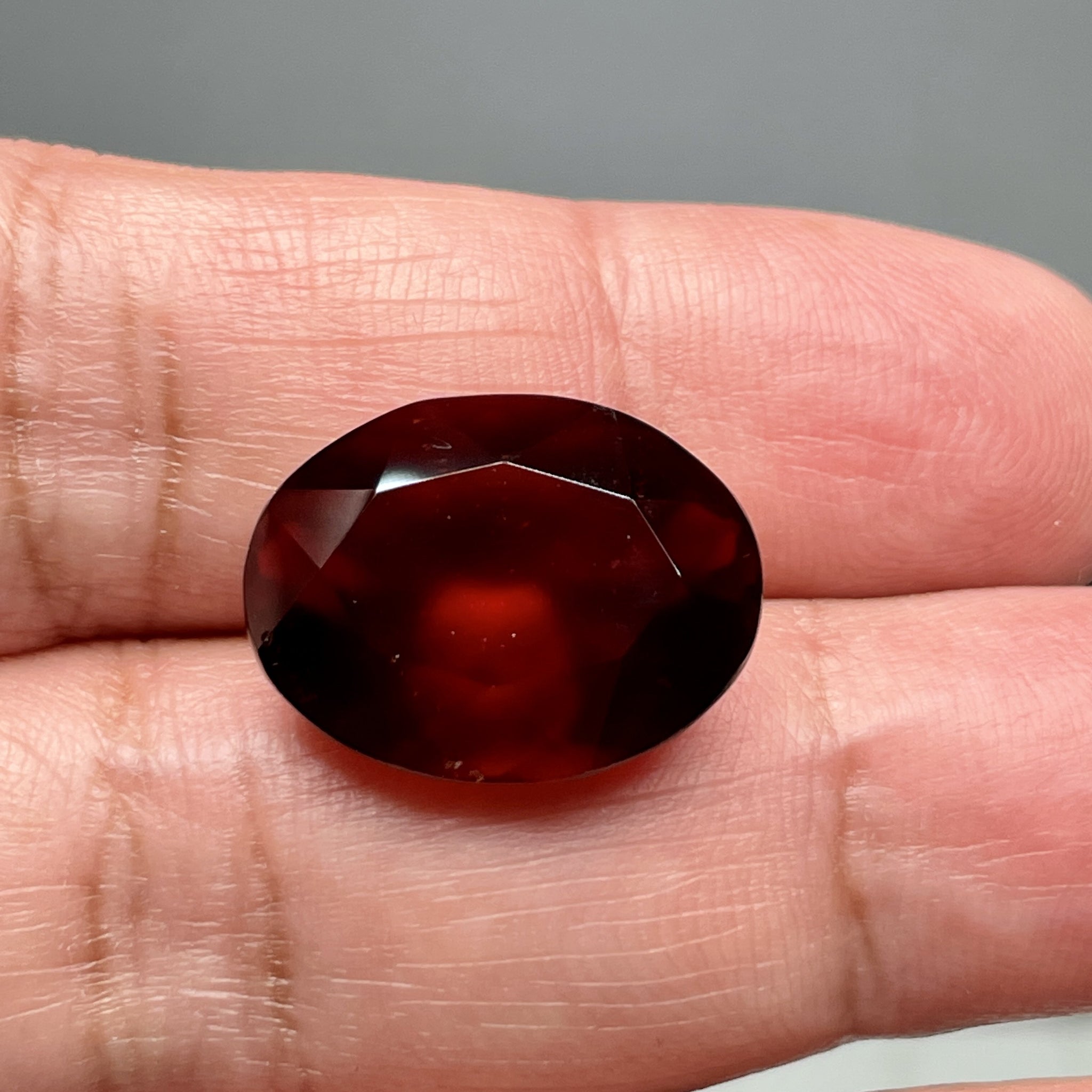 22.88Ct Hessonite Garnet Tanzania Untreated Unheated. 19 X 14 9.1 Mm. Use Either Side.