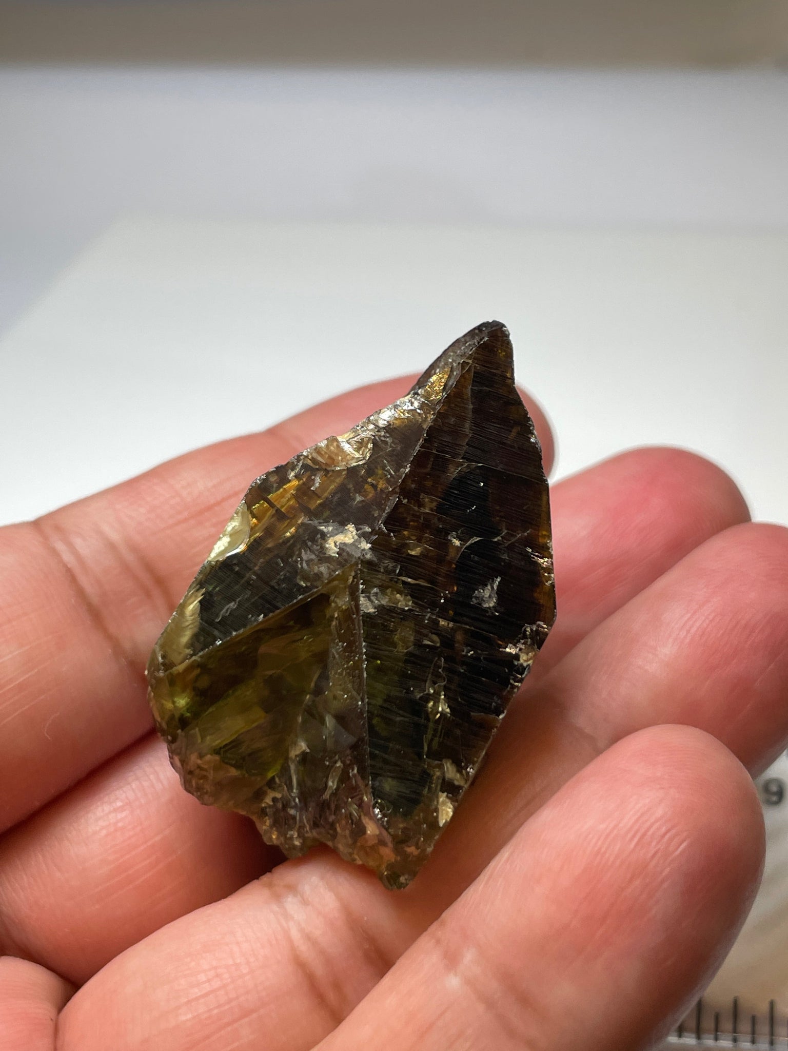 176.97Ct / 35.39Gm Tanzanian Sphene Crystal Untreated Unheated. 44.0 X 27.0 23.1Mm Very High End