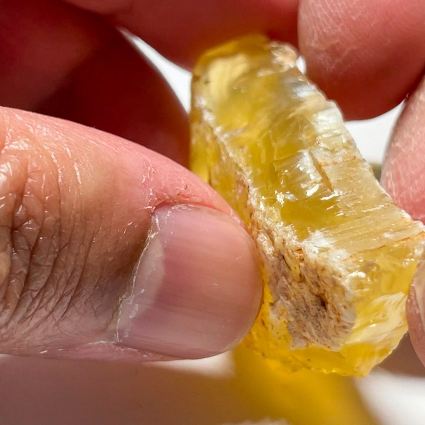 82.10Ct Opal Tanzania Untreated Unheated From A 1999 Deposit Chatoyant (Pearly Cats-Eye Effect)