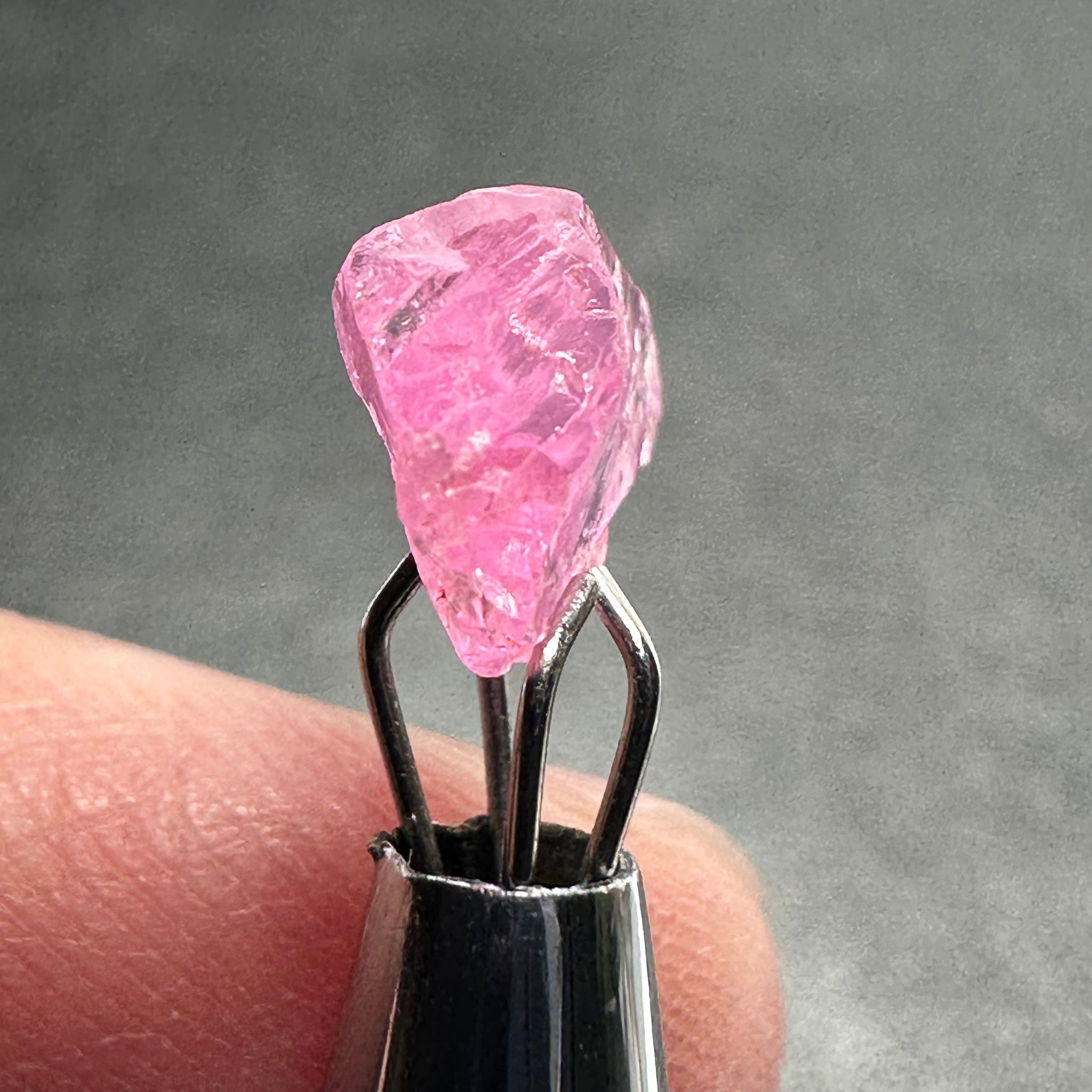 1.75Ct Tanzanian Spinel Vvs-If (Very Slightly Silky) Untreated Unheated. Flattish Shape